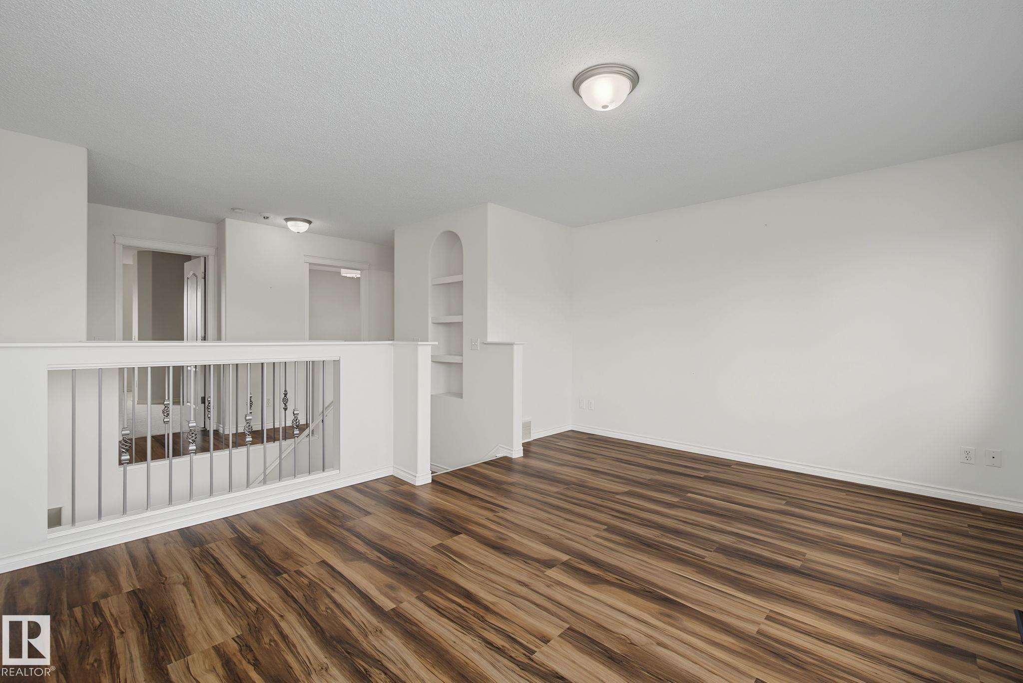 616 61 ST SW