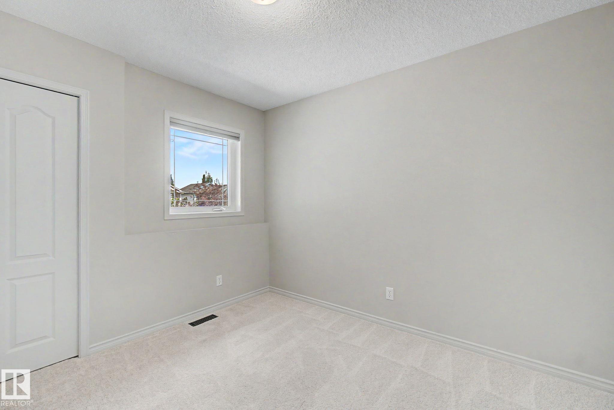 616 61 ST SW