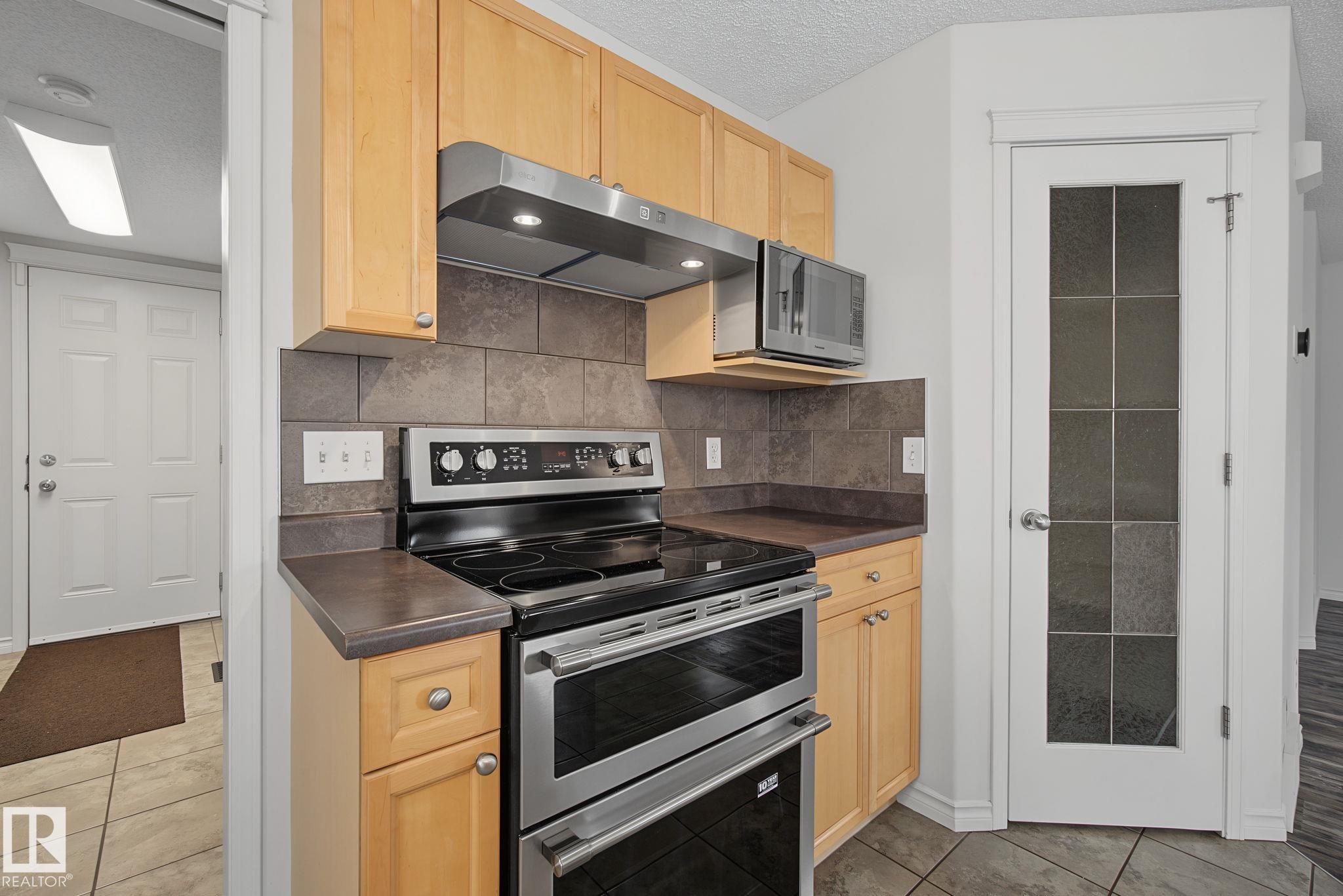 616 61 ST SW