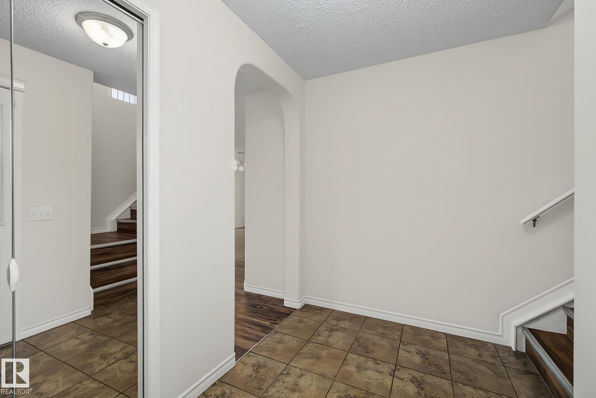 616 61 ST SW