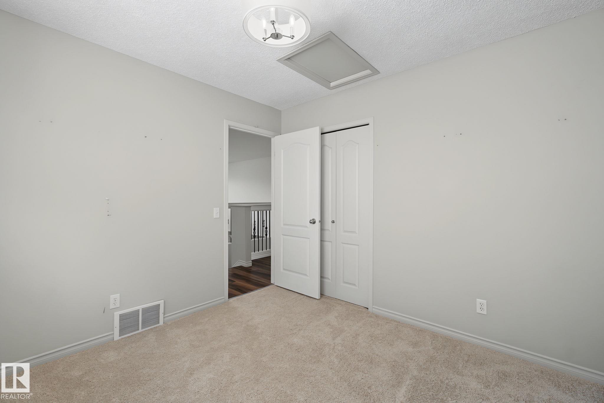616 61 ST SW