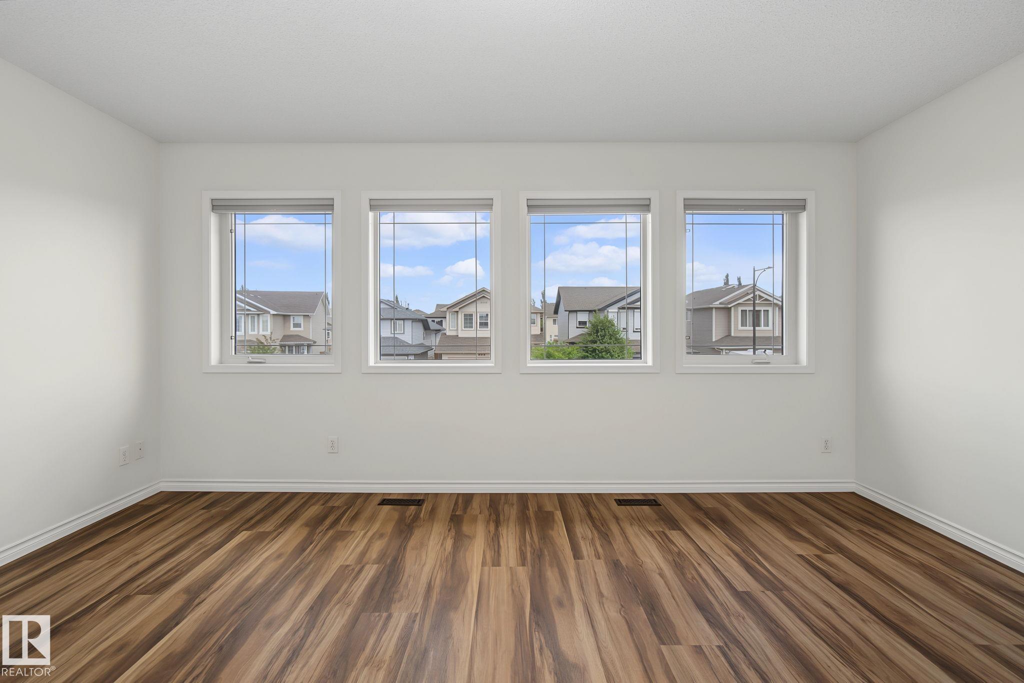 616 61 ST SW