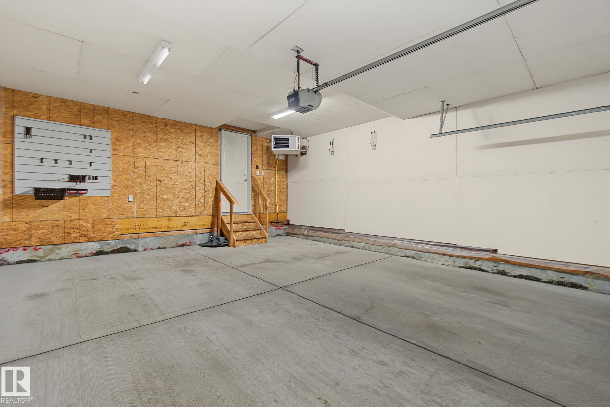 616 61 ST SW