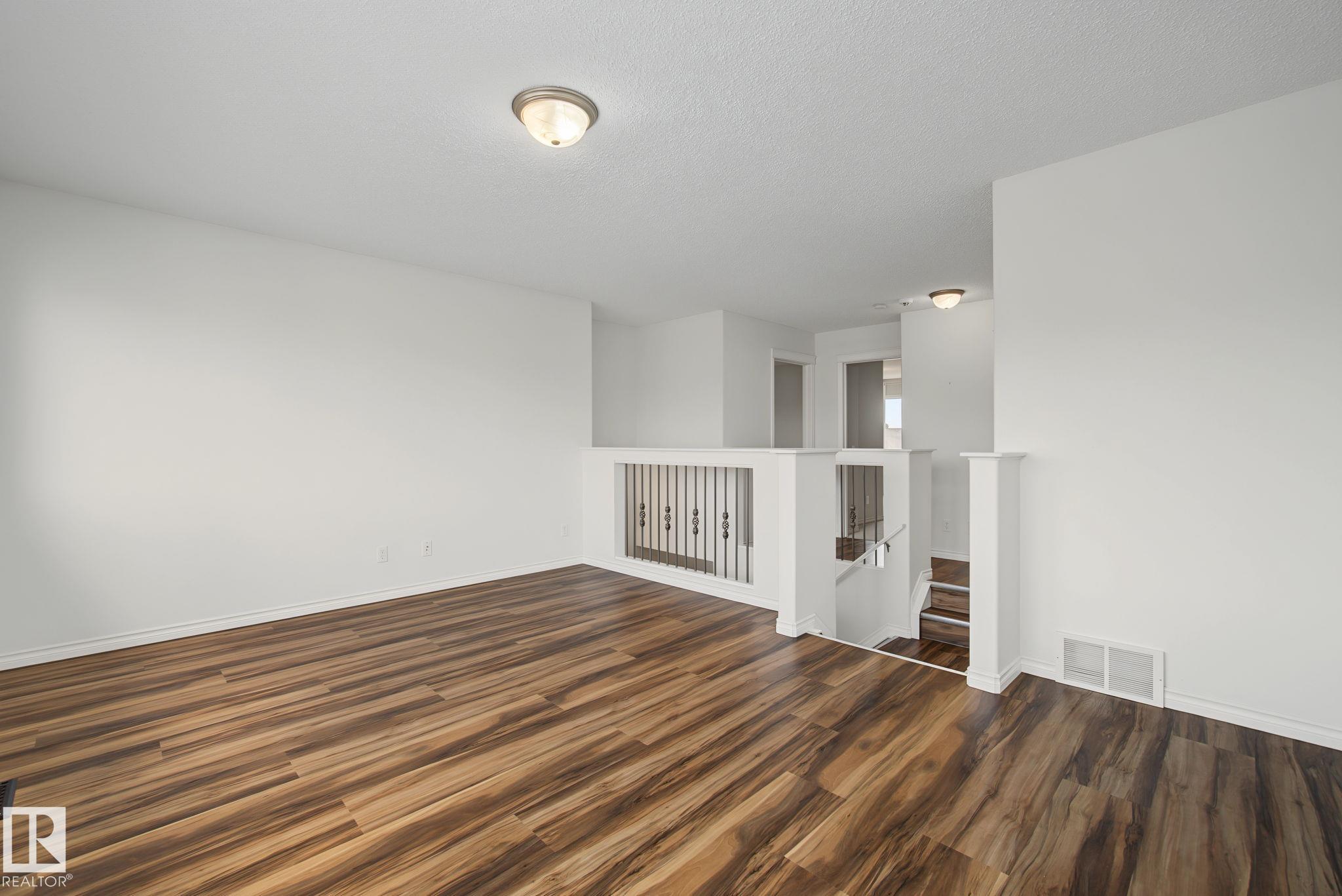 616 61 ST SW
