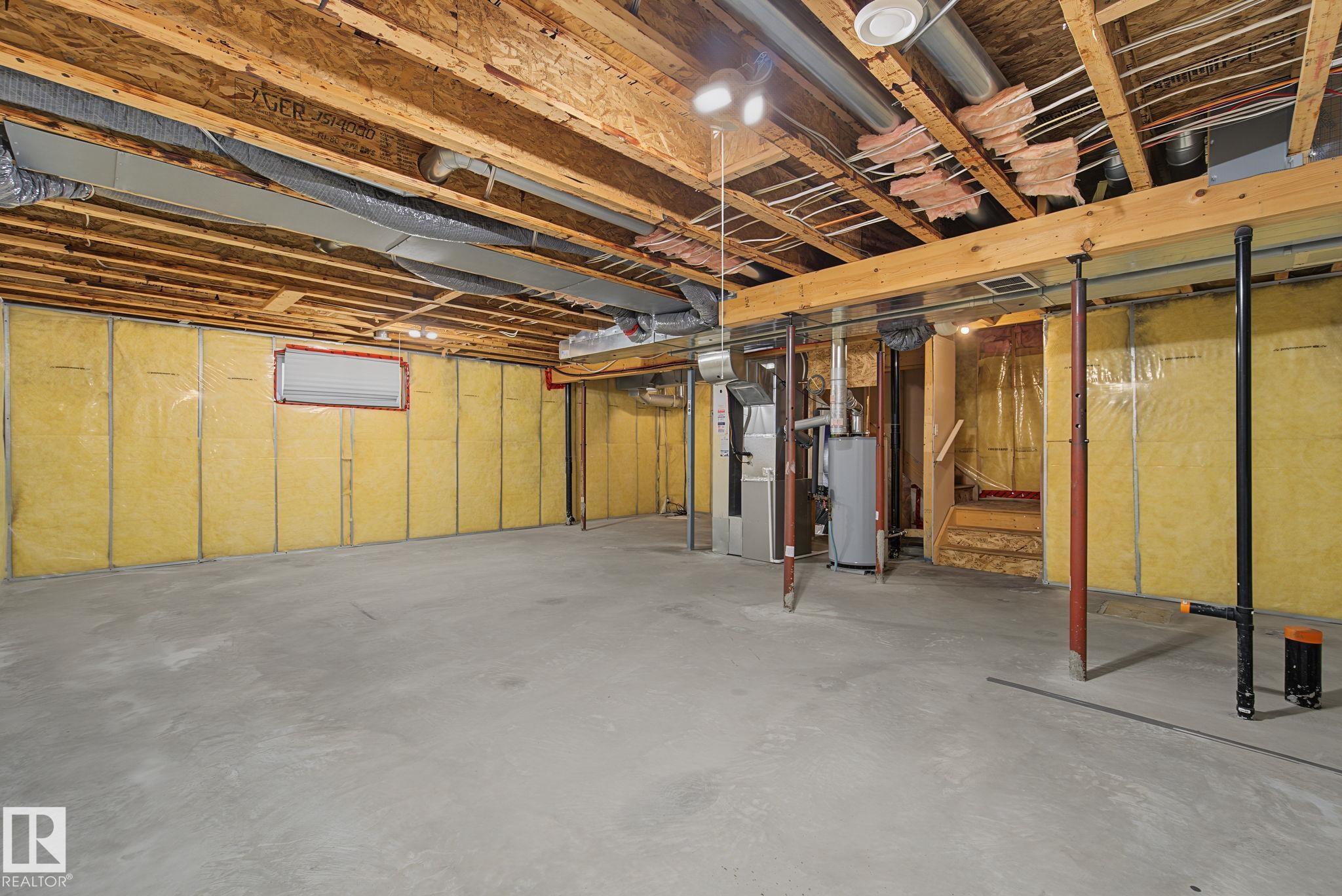 616 61 ST SW