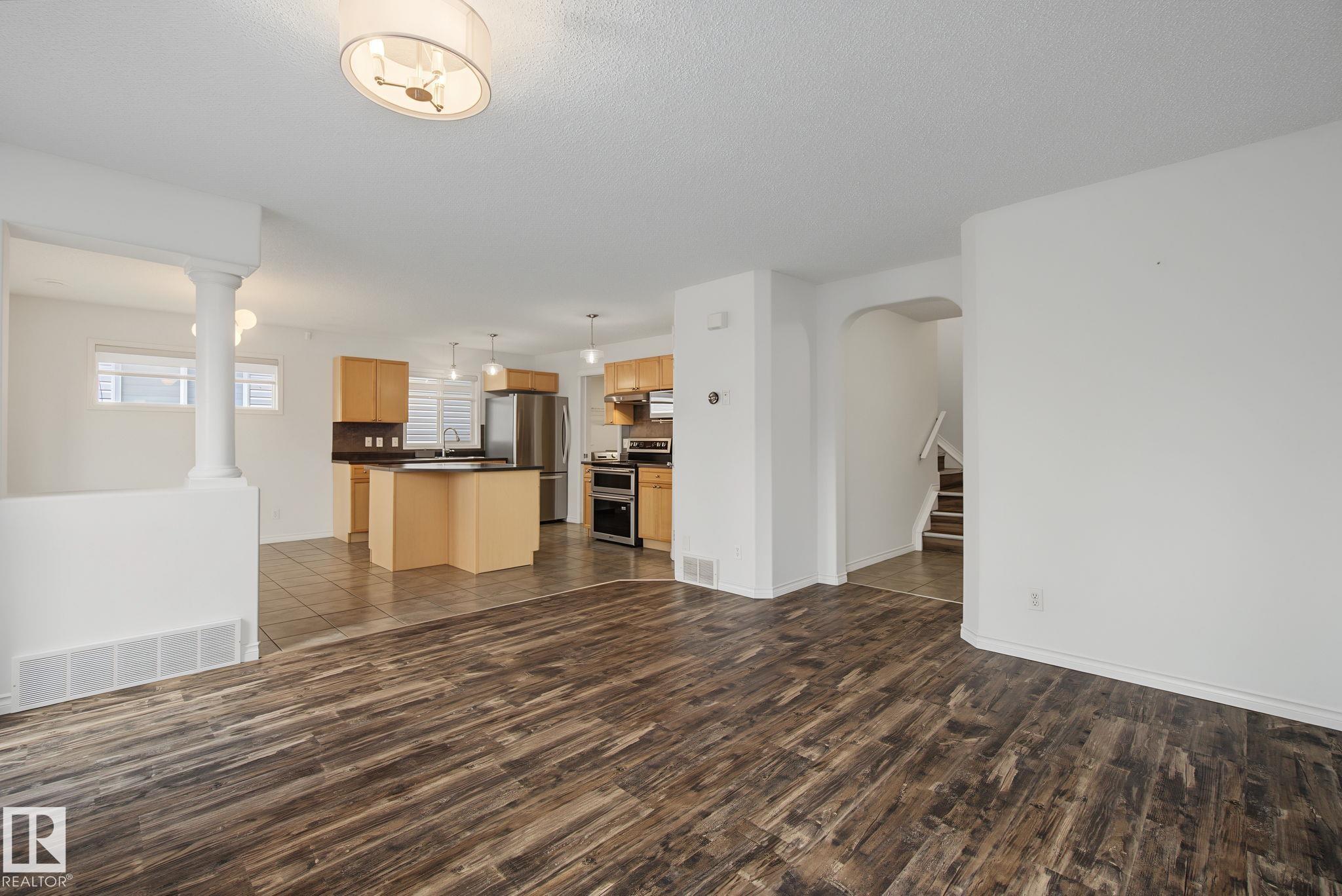616 61 ST SW