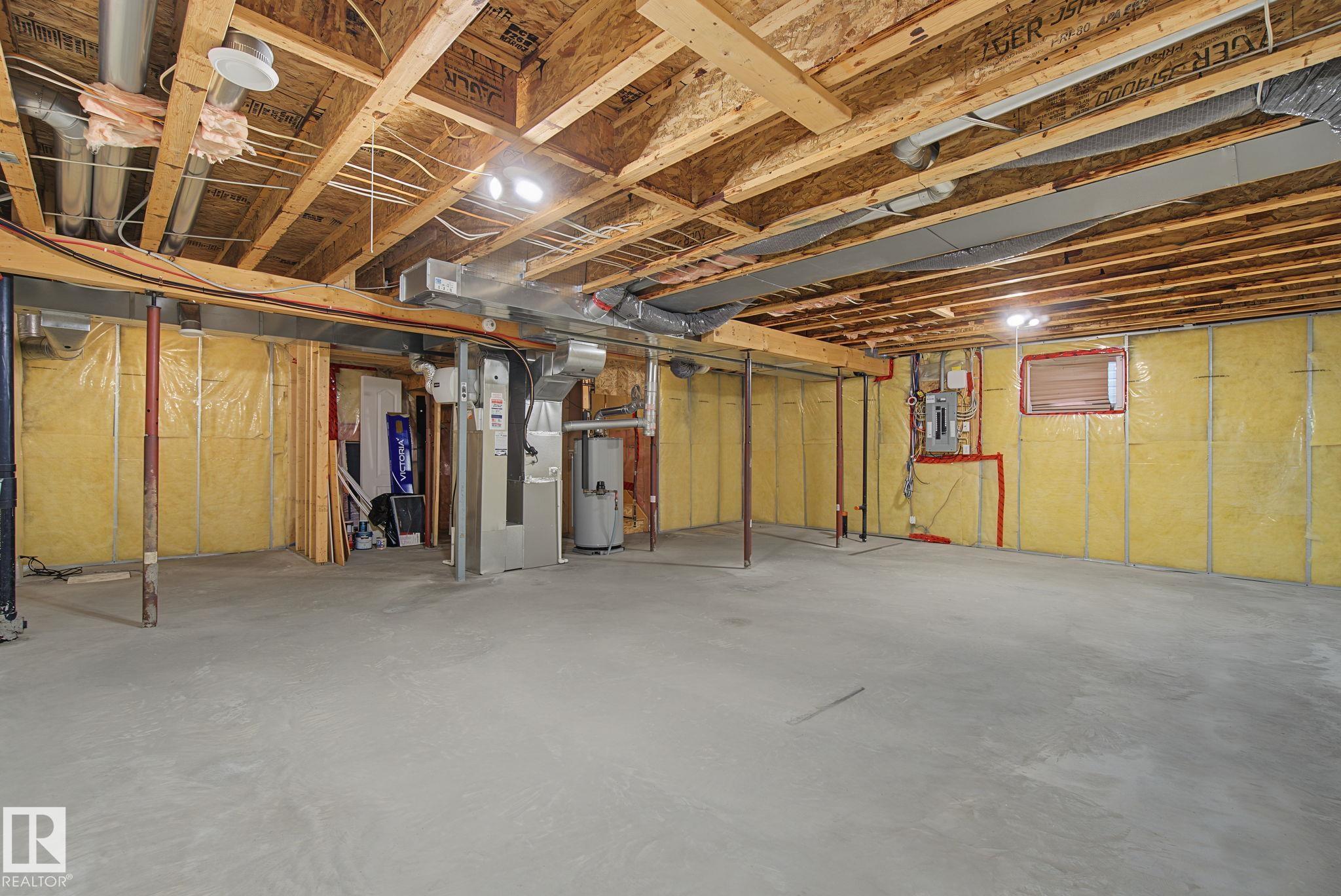 616 61 ST SW