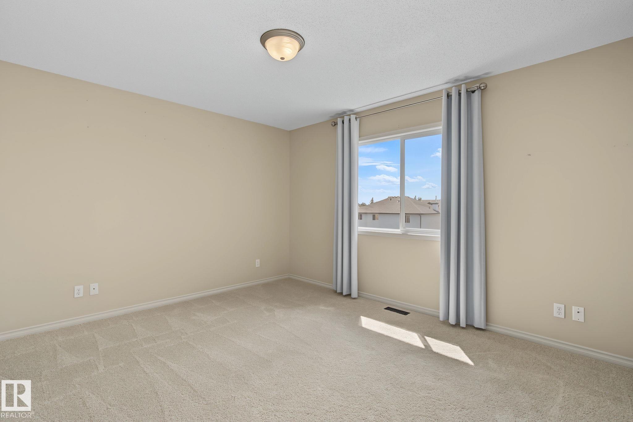 616 61 ST SW