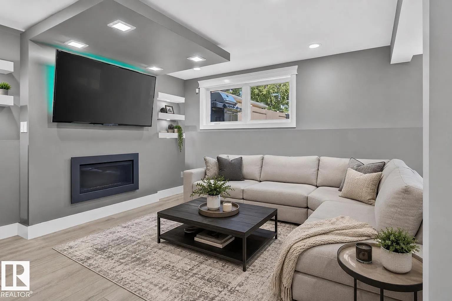 3911 67 ST NW