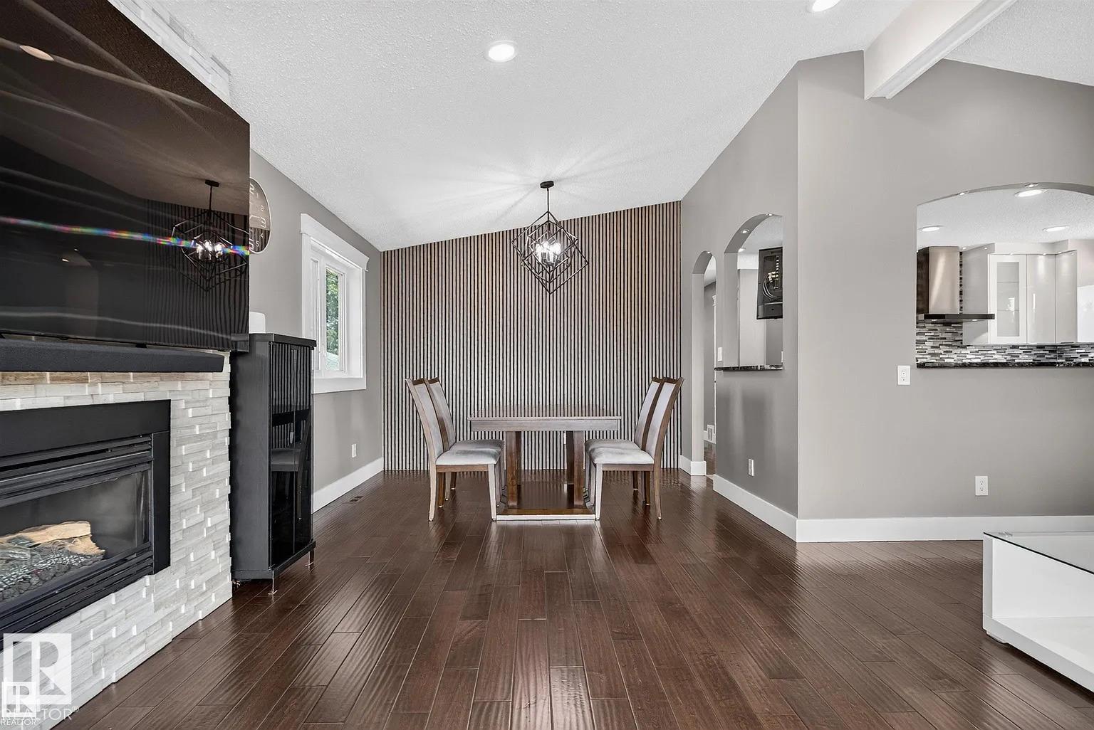 3911 67 ST NW