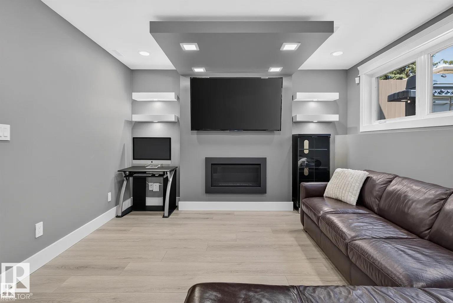 3911 67 ST NW