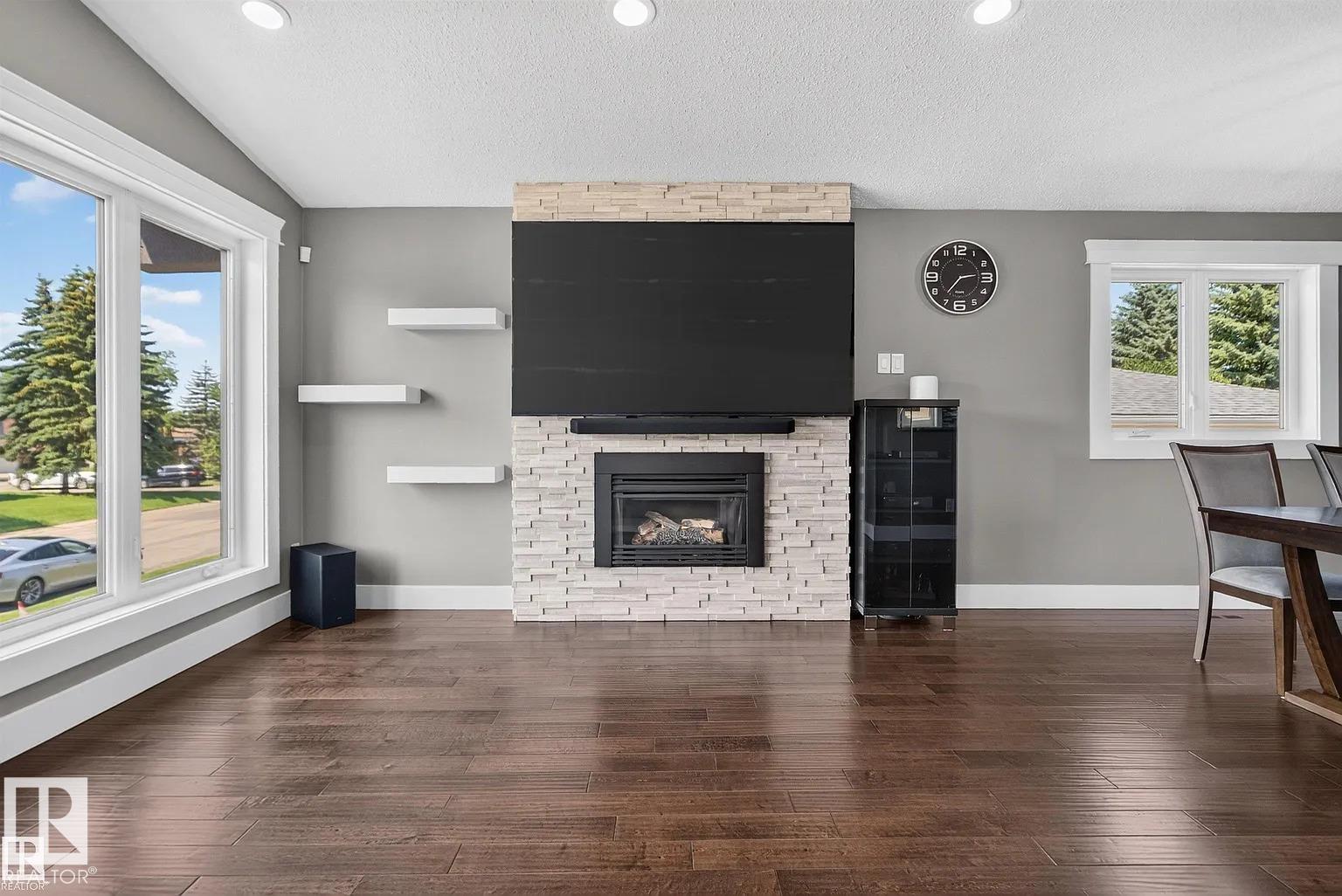 3911 67 ST NW