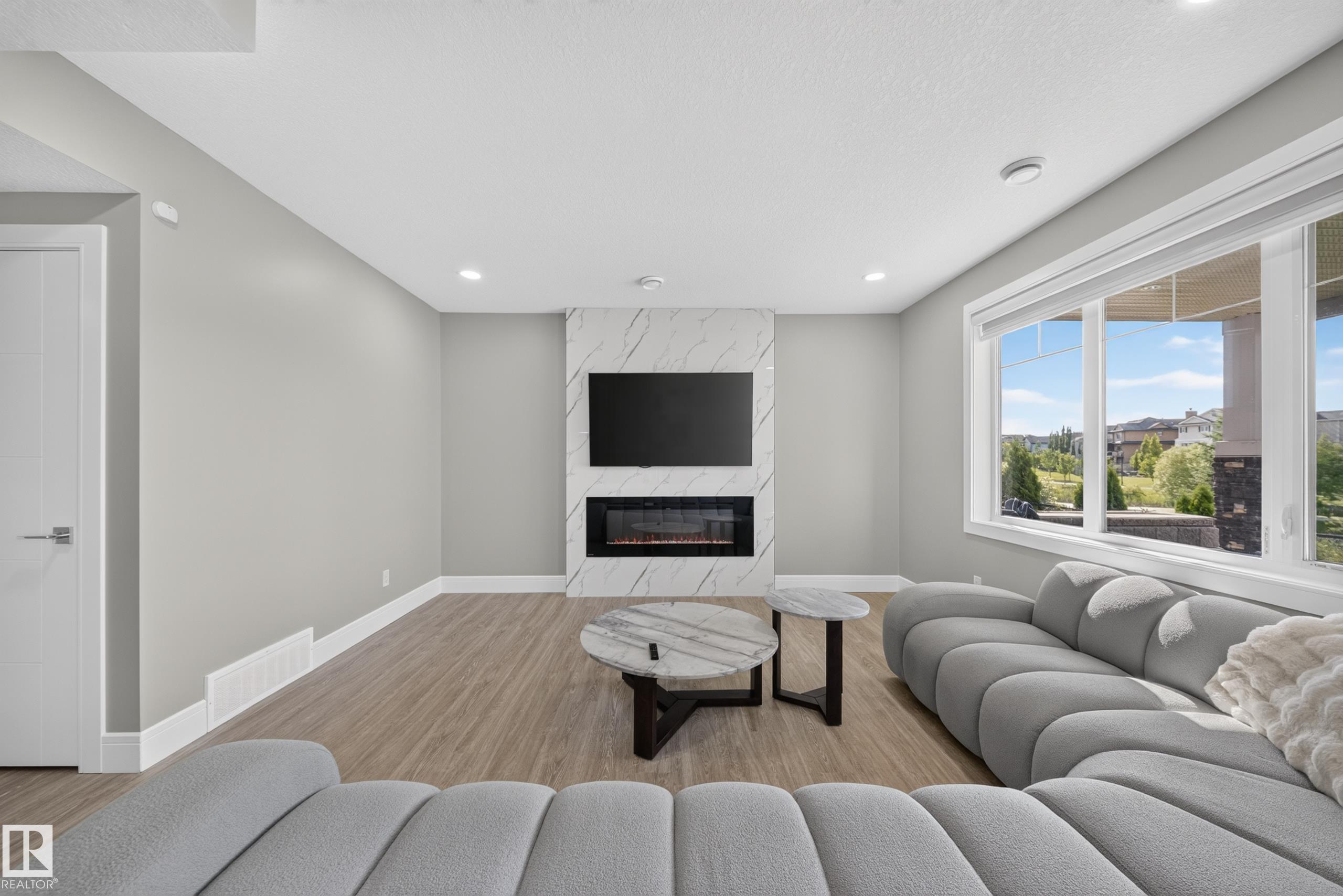 7640 179 AV NW