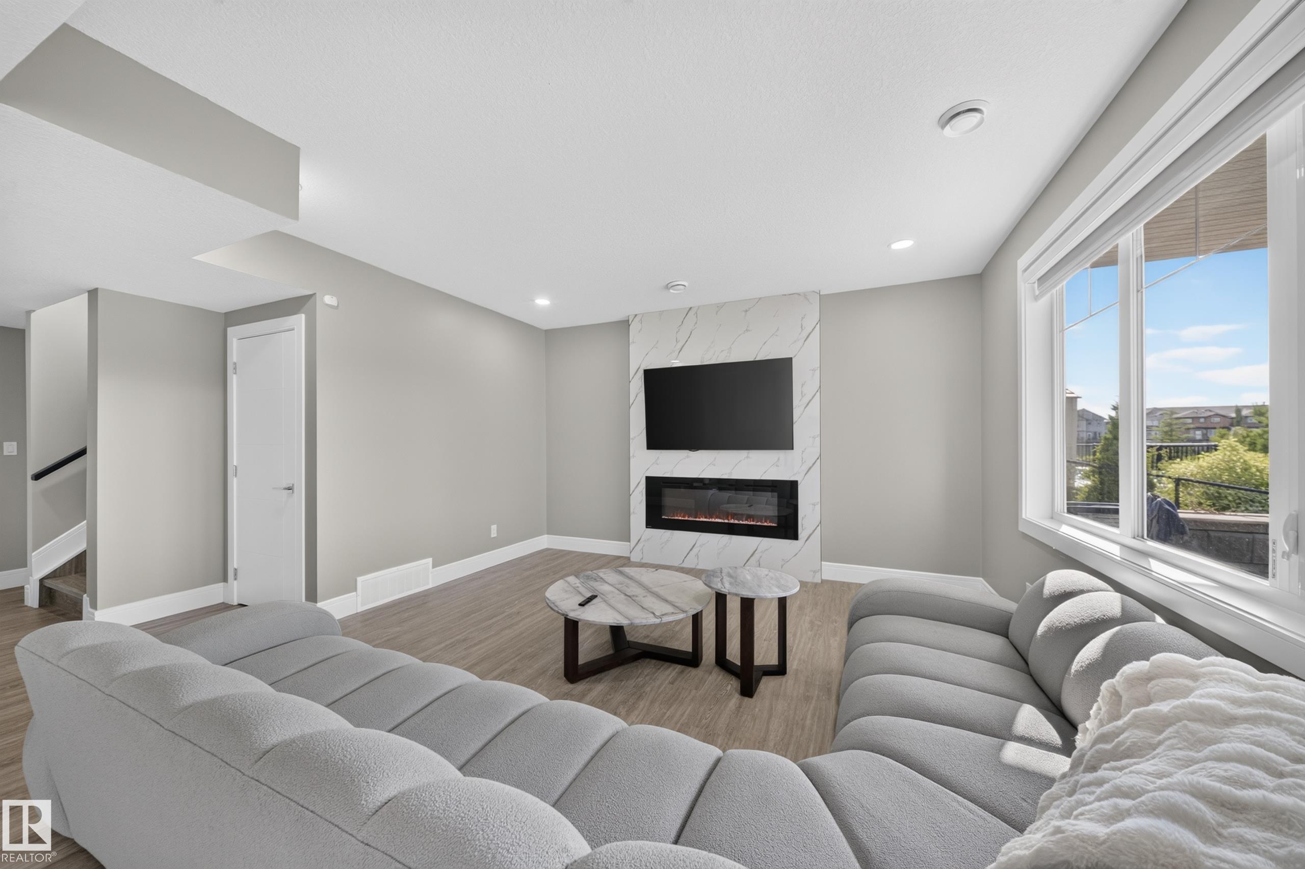7640 179 AV NW