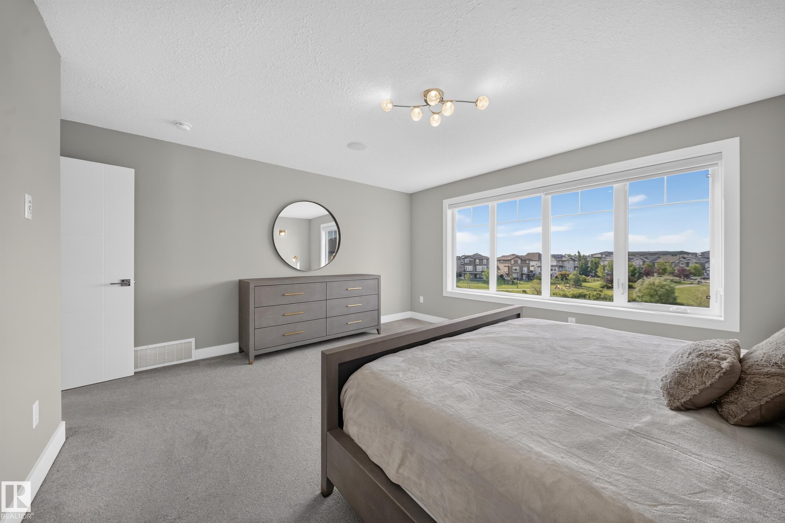 7640 179 AV NW