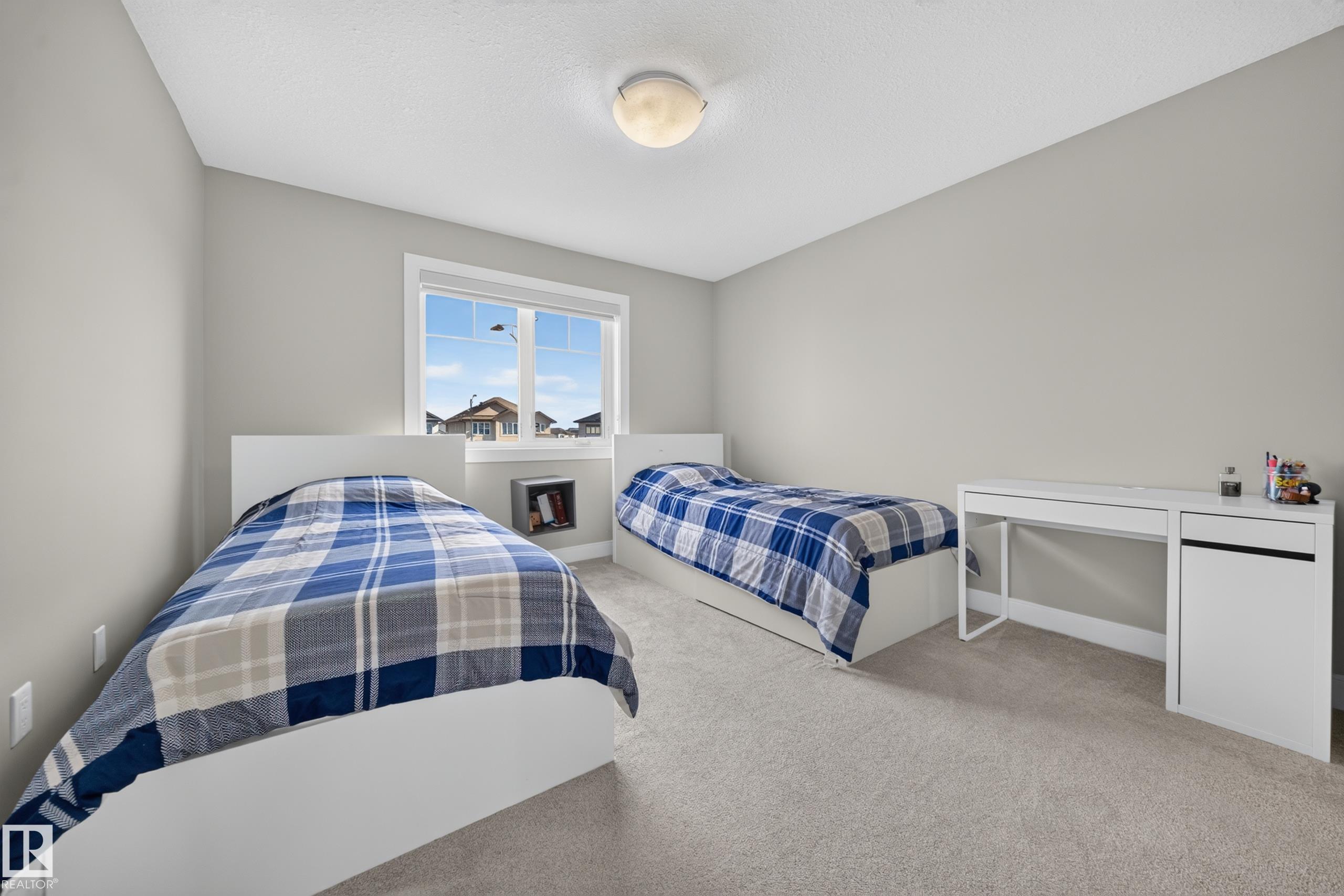 7640 179 AV NW