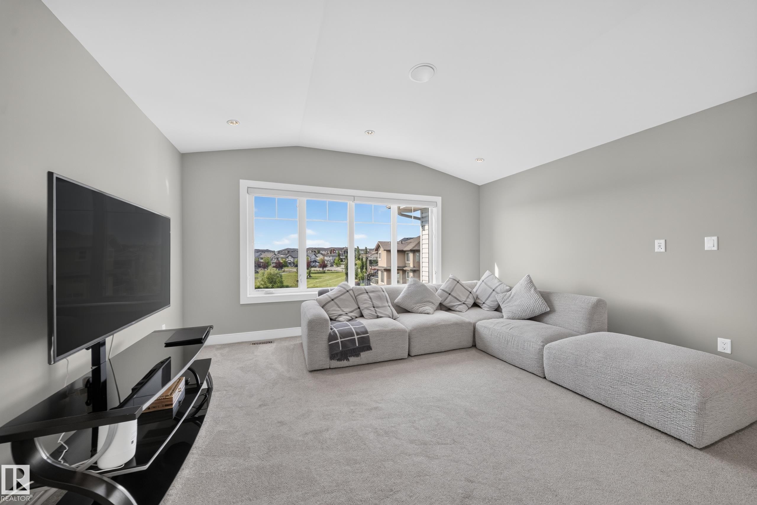 7640 179 AV NW