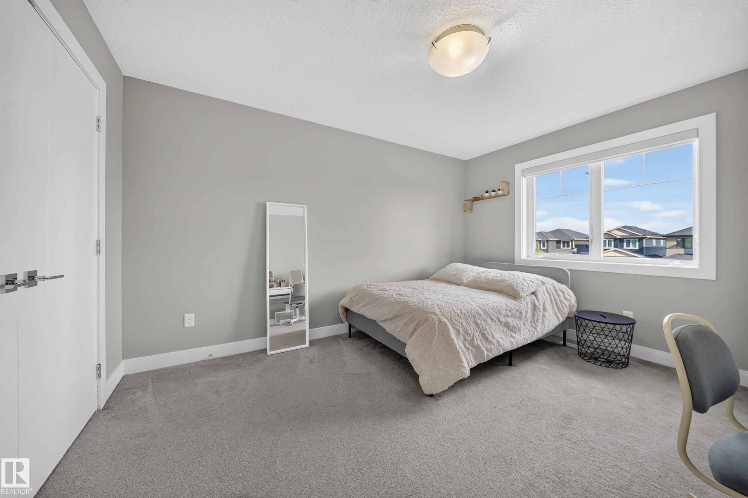 7640 179 AV NW