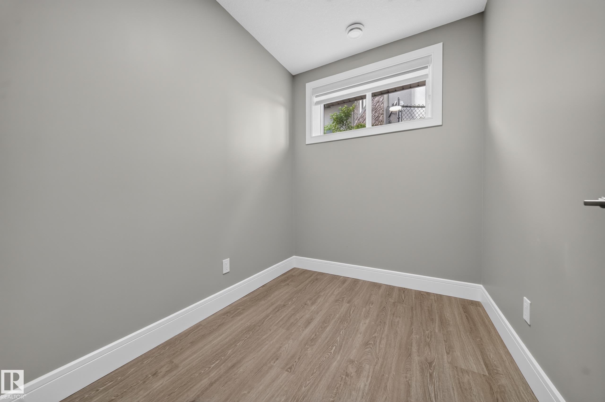 7640 179 AV NW