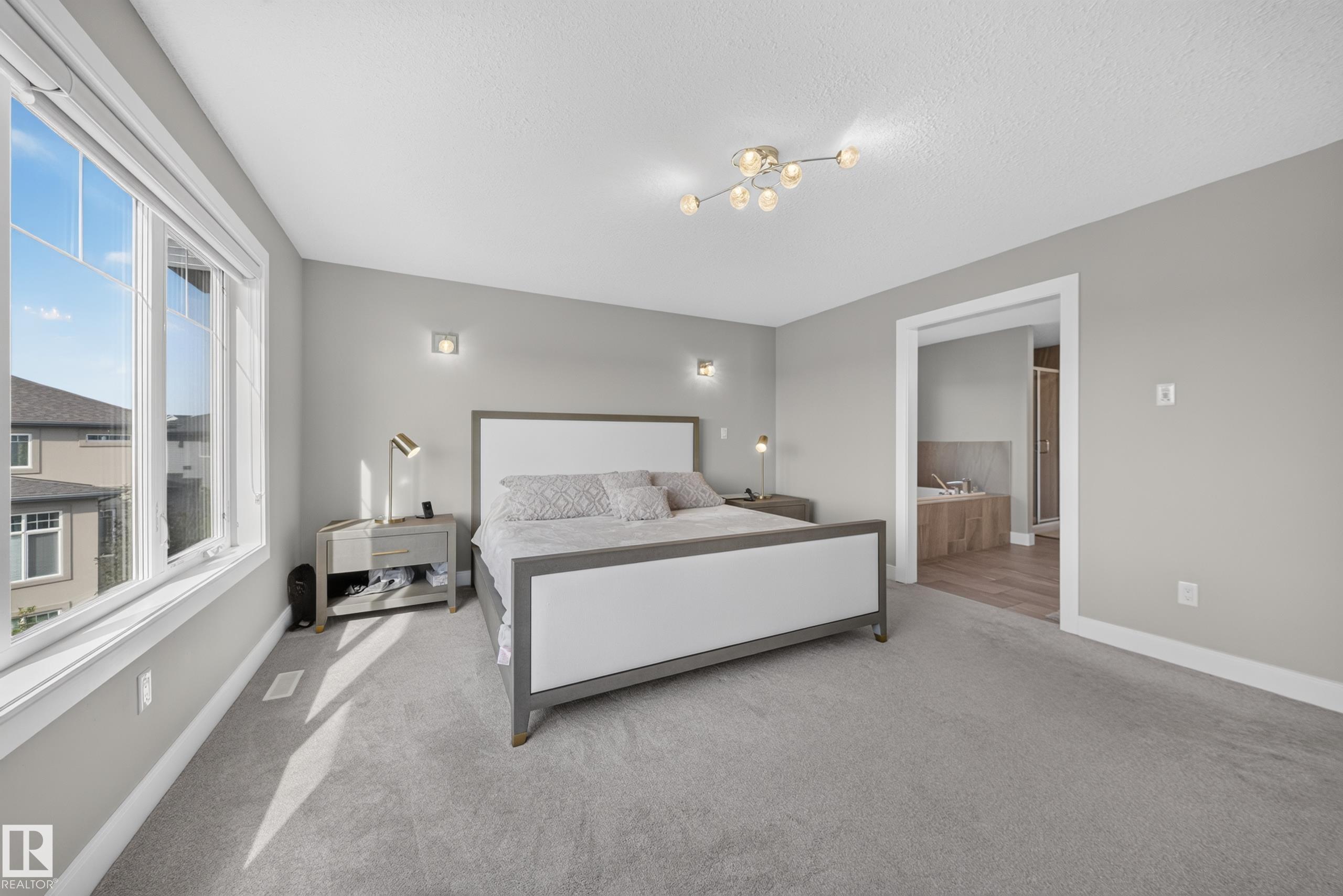 7640 179 AV NW