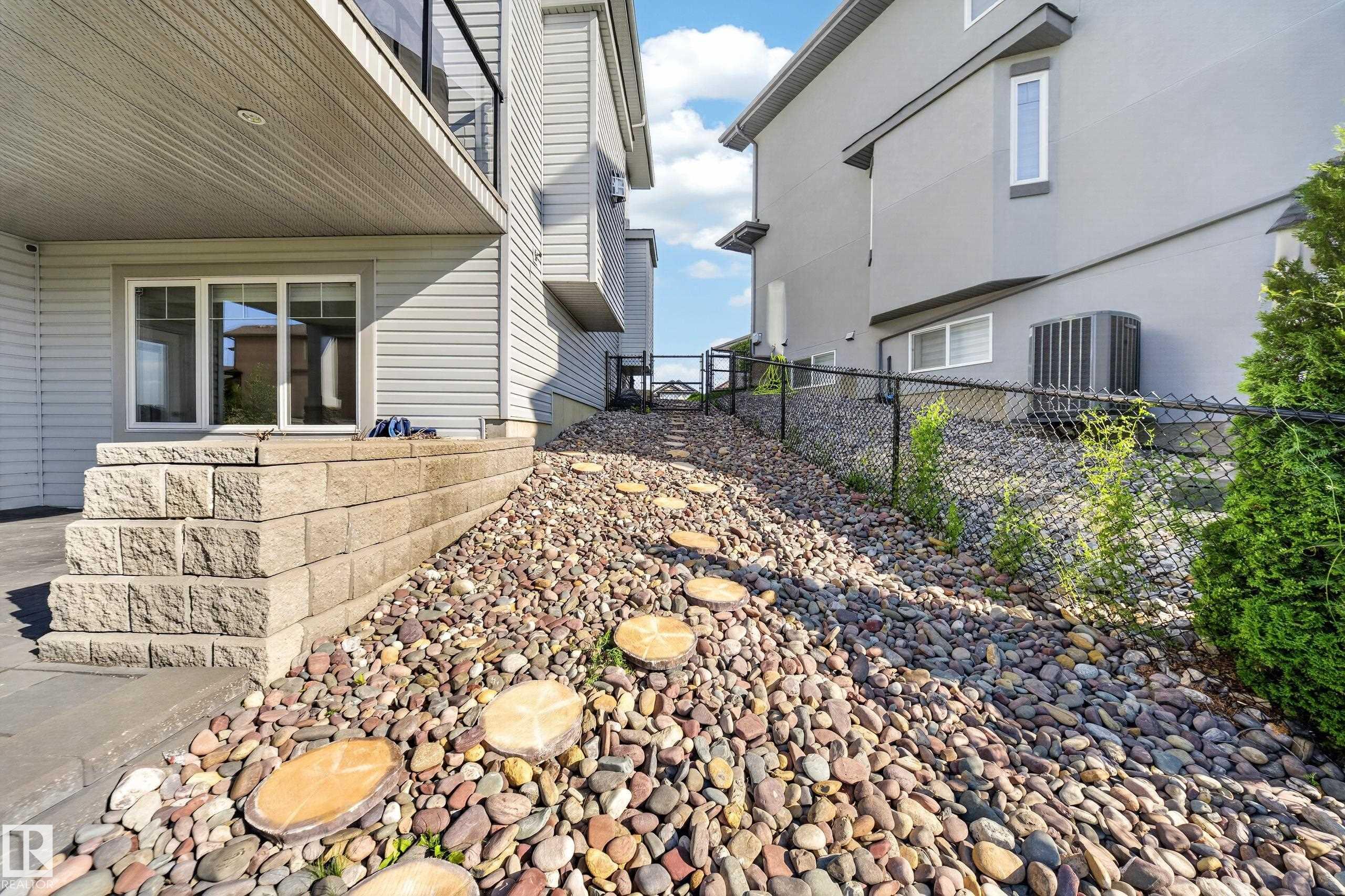 7640 179 AV NW