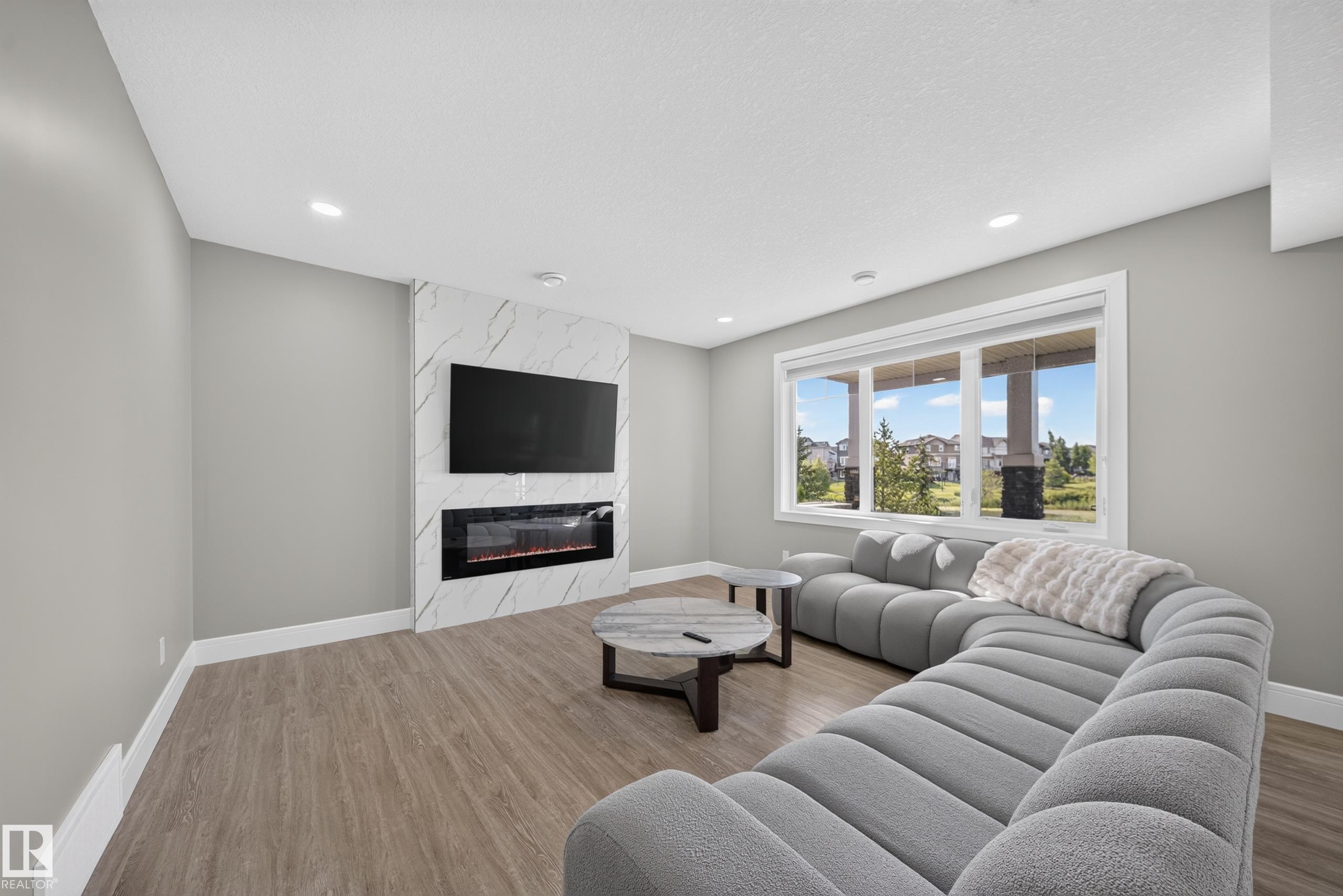 7640 179 AV NW