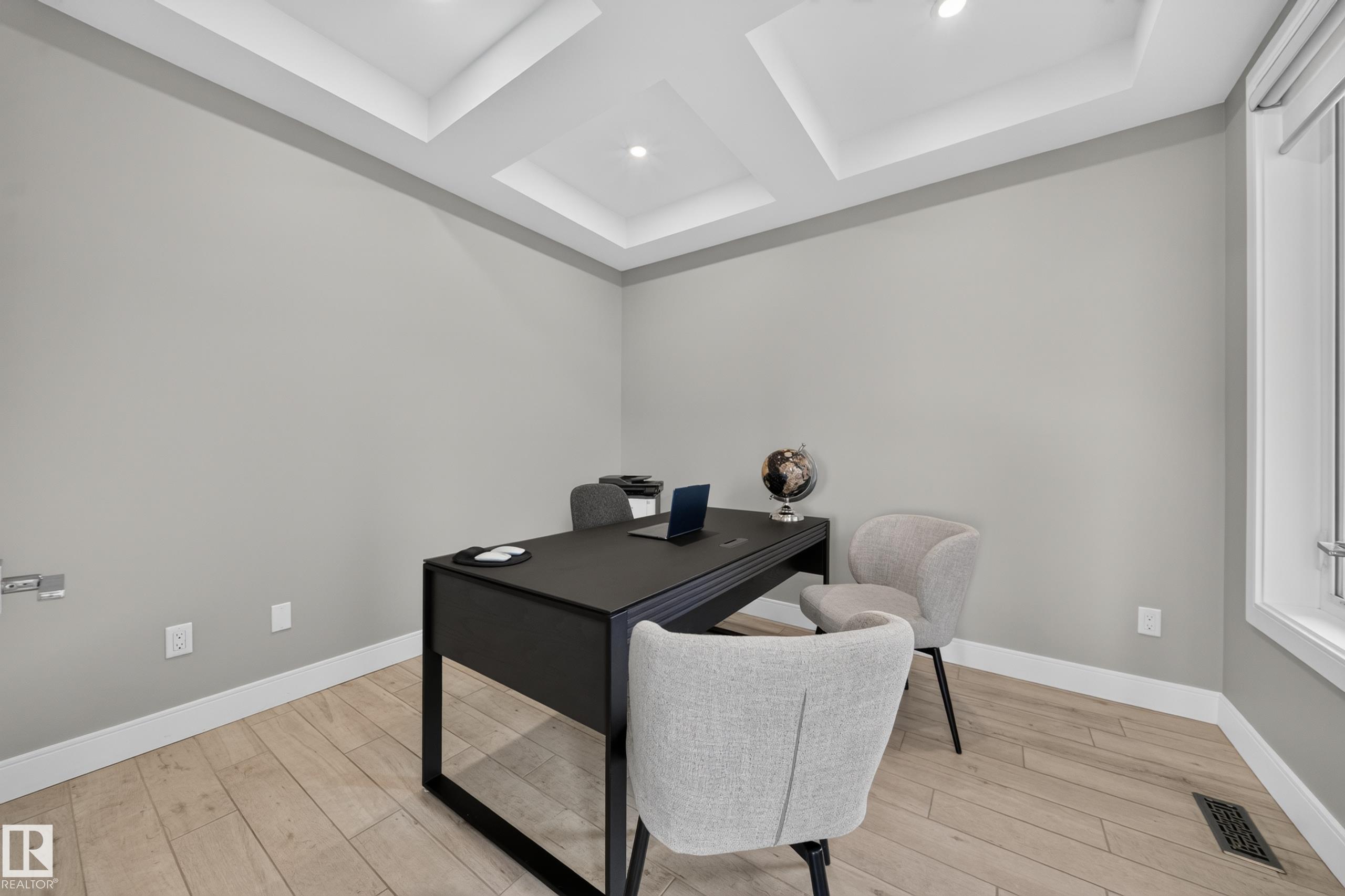 7640 179 AV NW