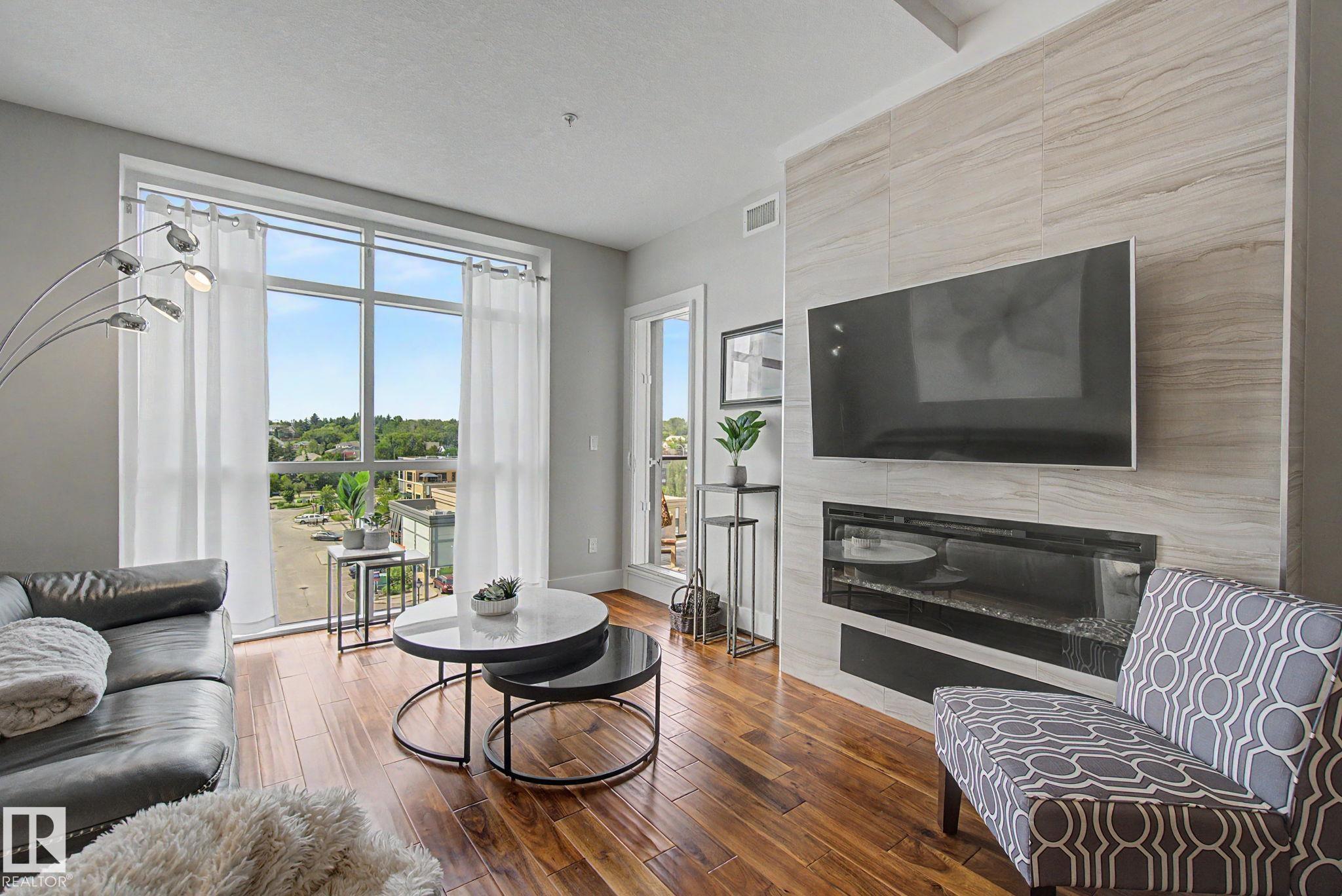 #810 200 BELLEROSE DR