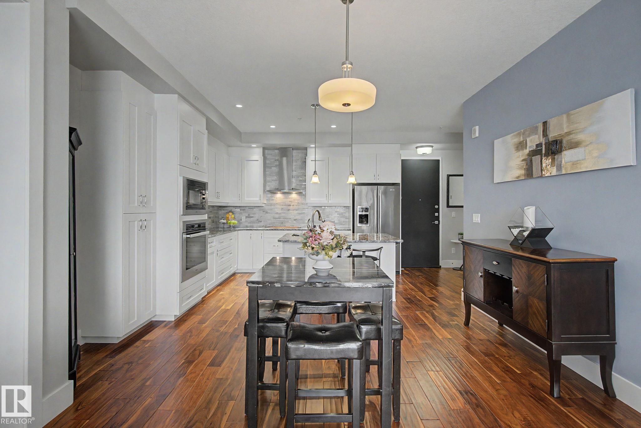 #810 200 BELLEROSE DR