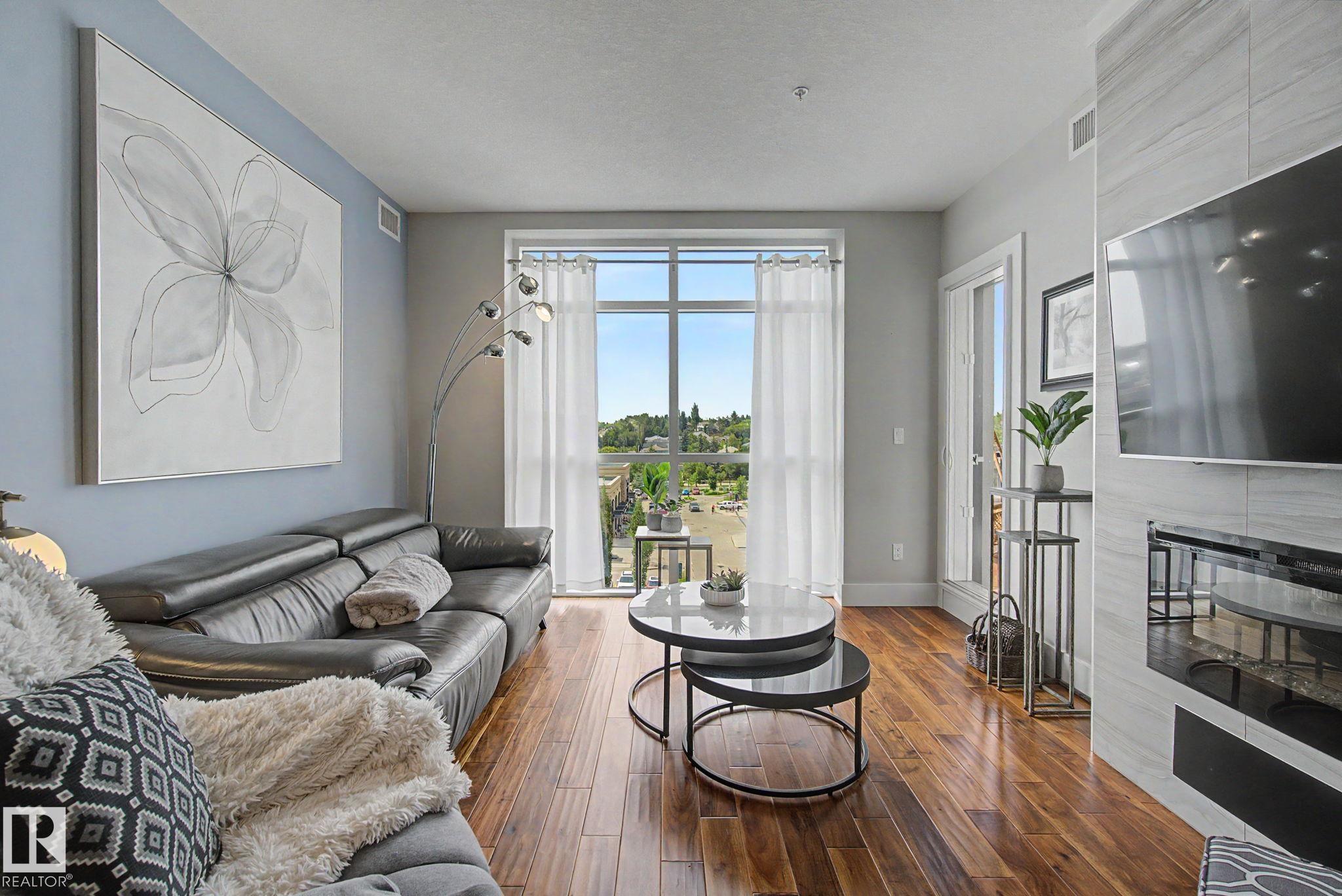 #810 200 BELLEROSE DR