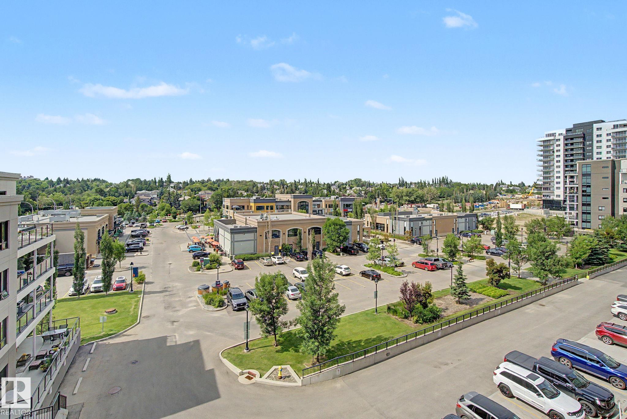 #810 200 BELLEROSE DR