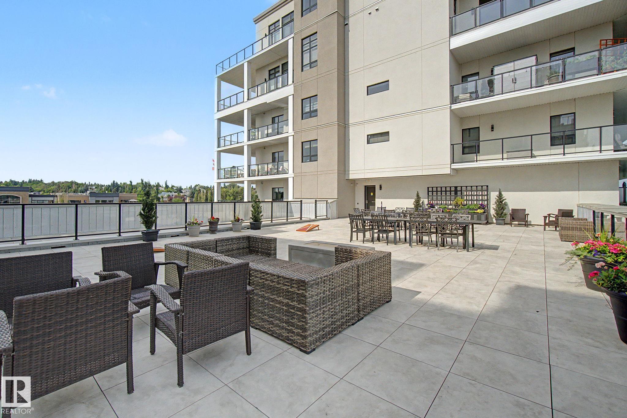 #810 200 BELLEROSE DR