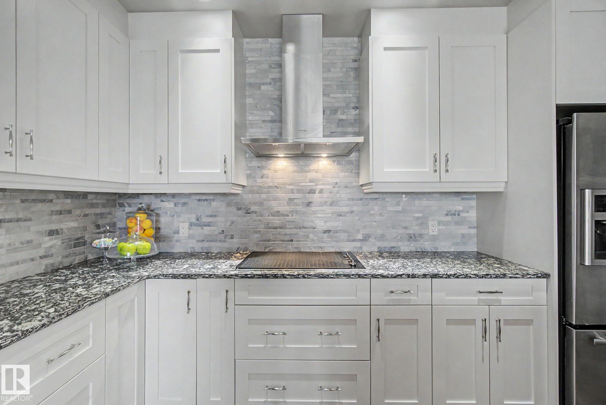 #810 200 BELLEROSE DR