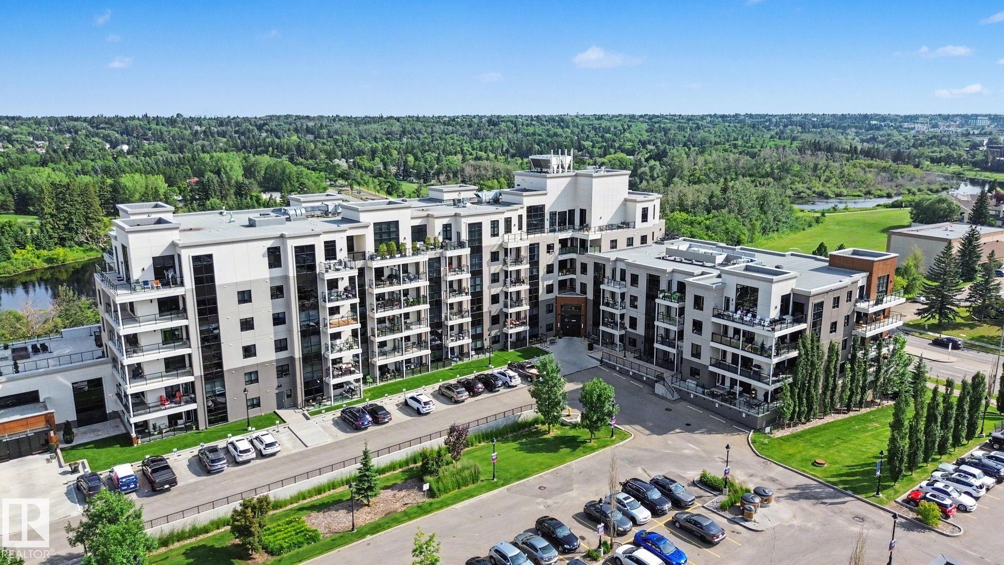 #810 200 BELLEROSE DR