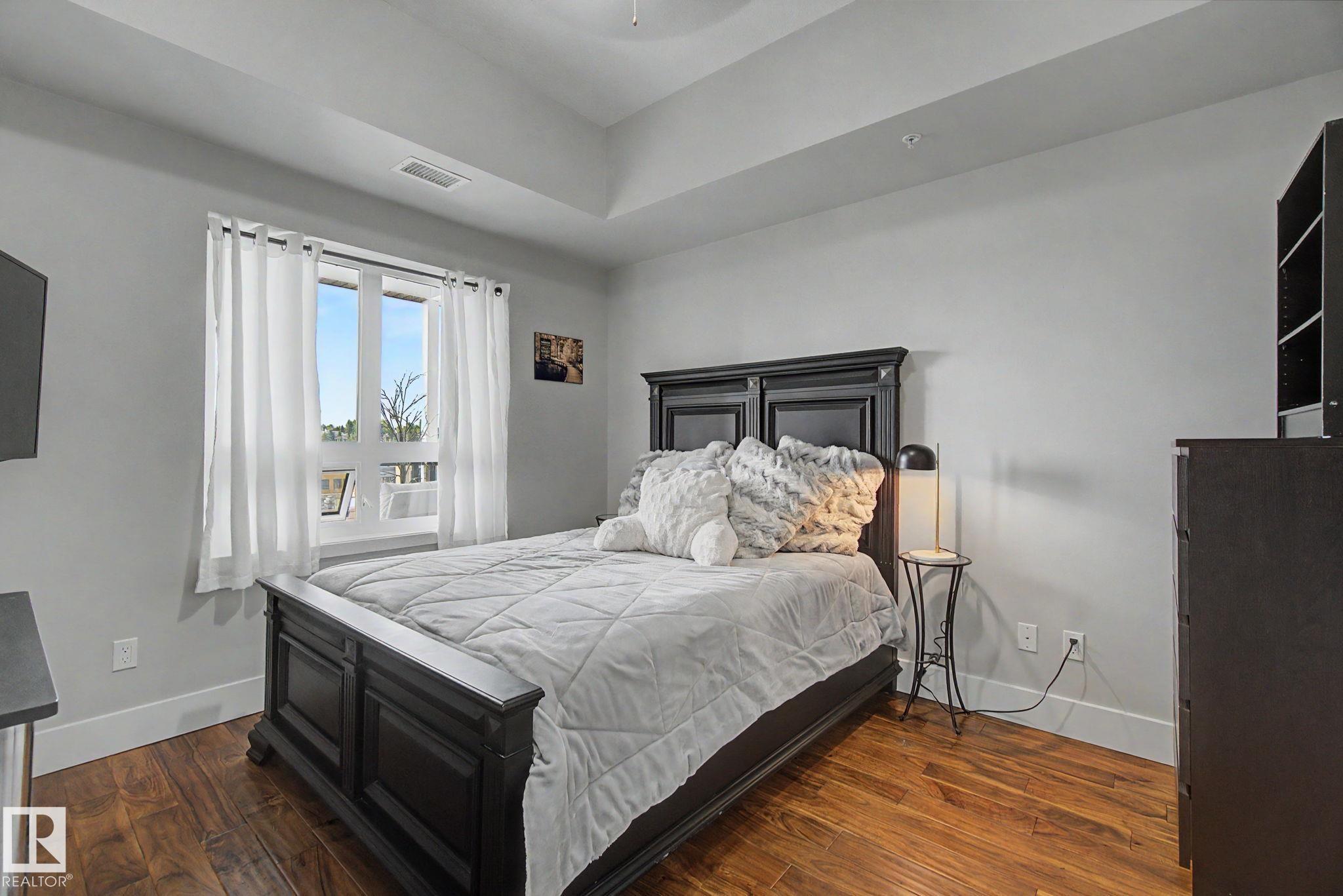 #810 200 BELLEROSE DR
