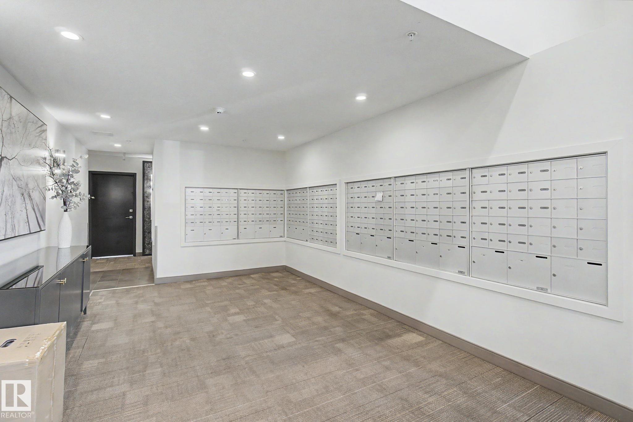 #810 200 BELLEROSE DR