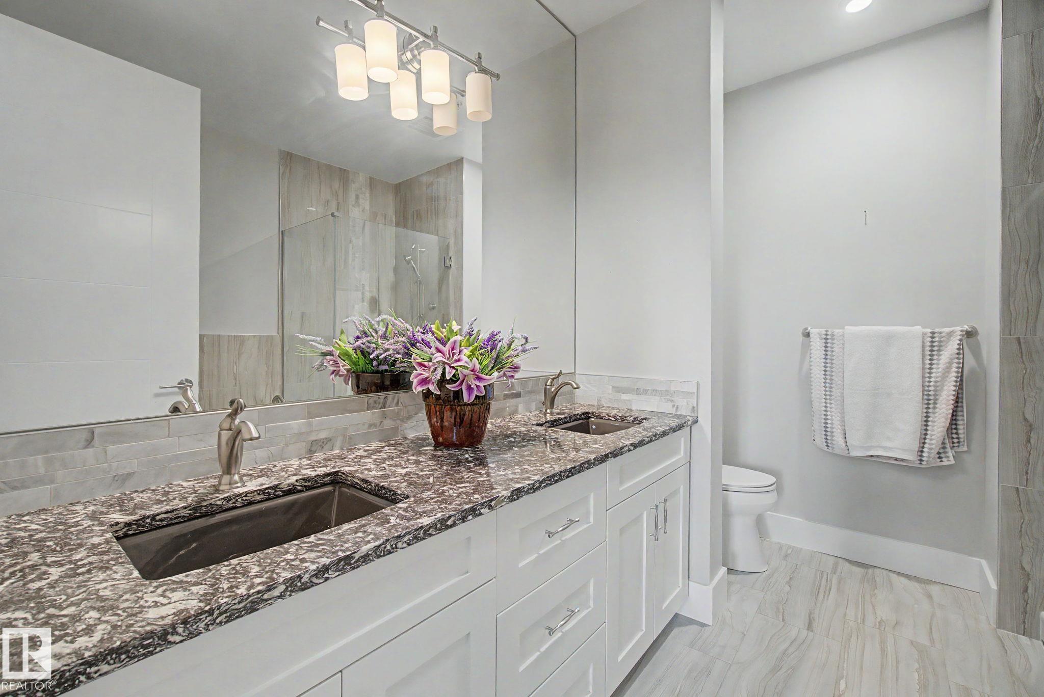 #810 200 BELLEROSE DR