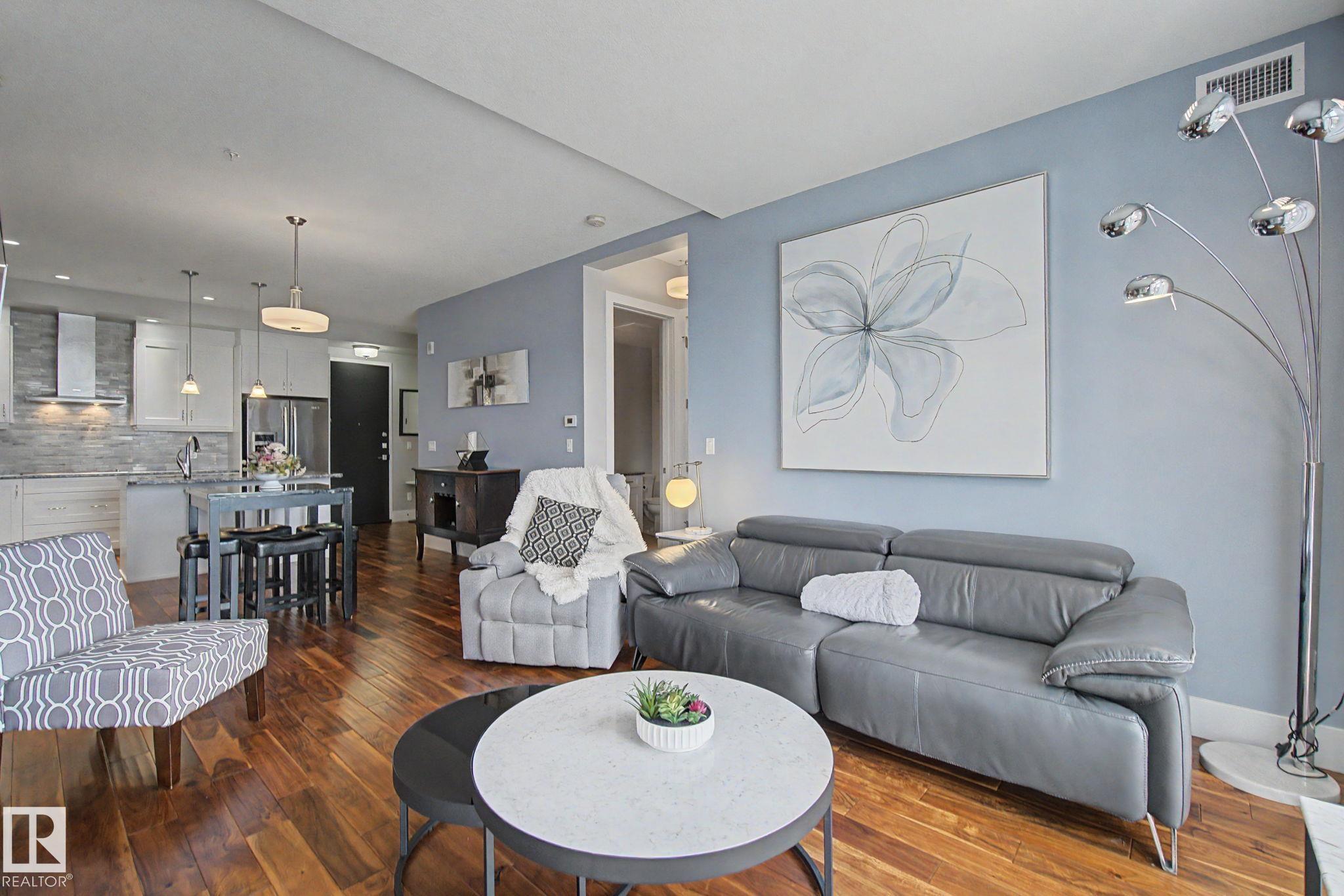 #810 200 BELLEROSE DR
