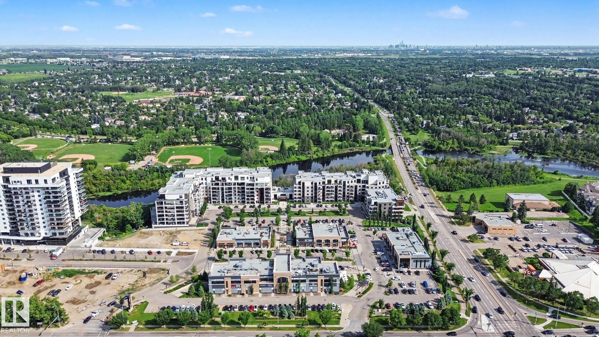 #810 200 BELLEROSE DR