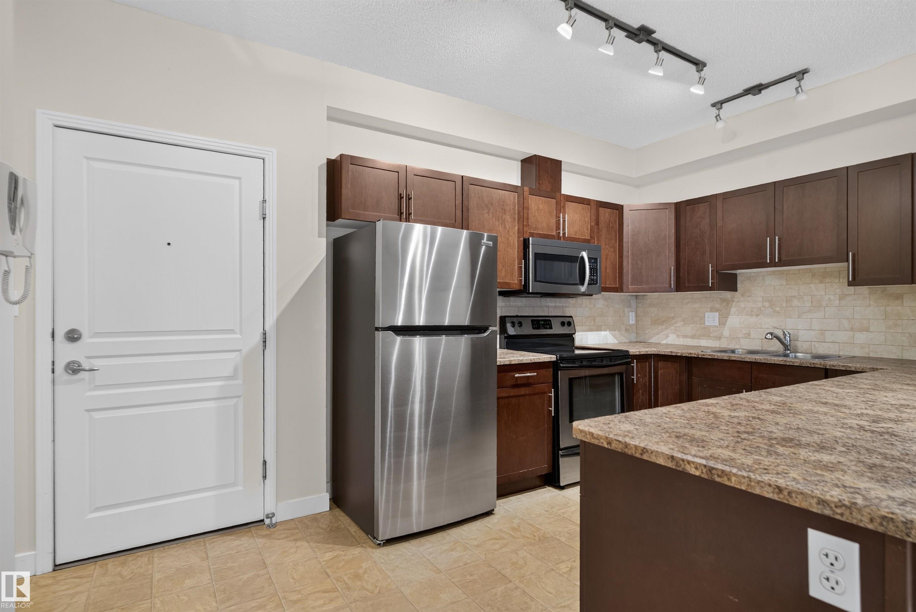 #212 2035 GRANTHAM CT NW