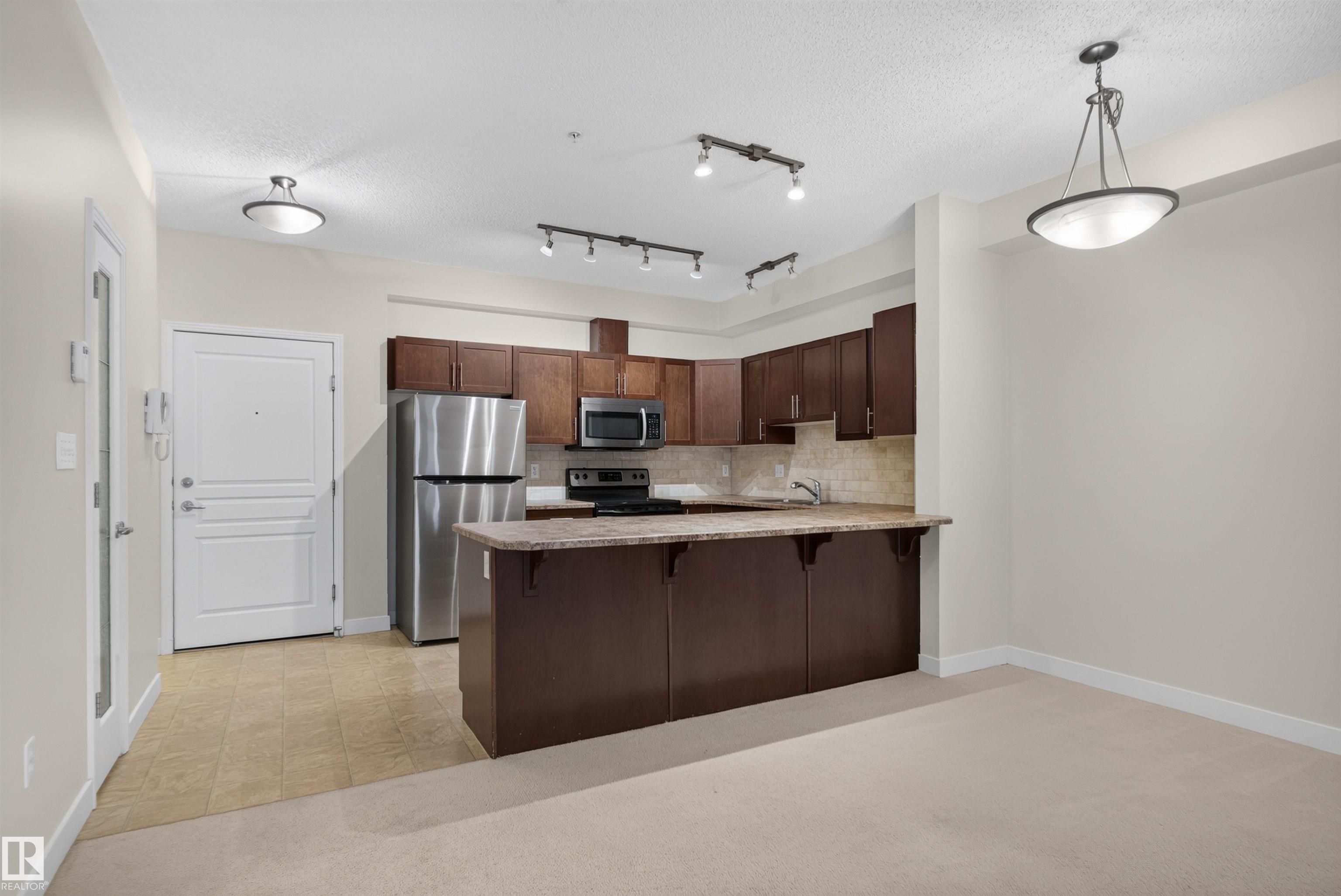 #212 2035 GRANTHAM CT NW
