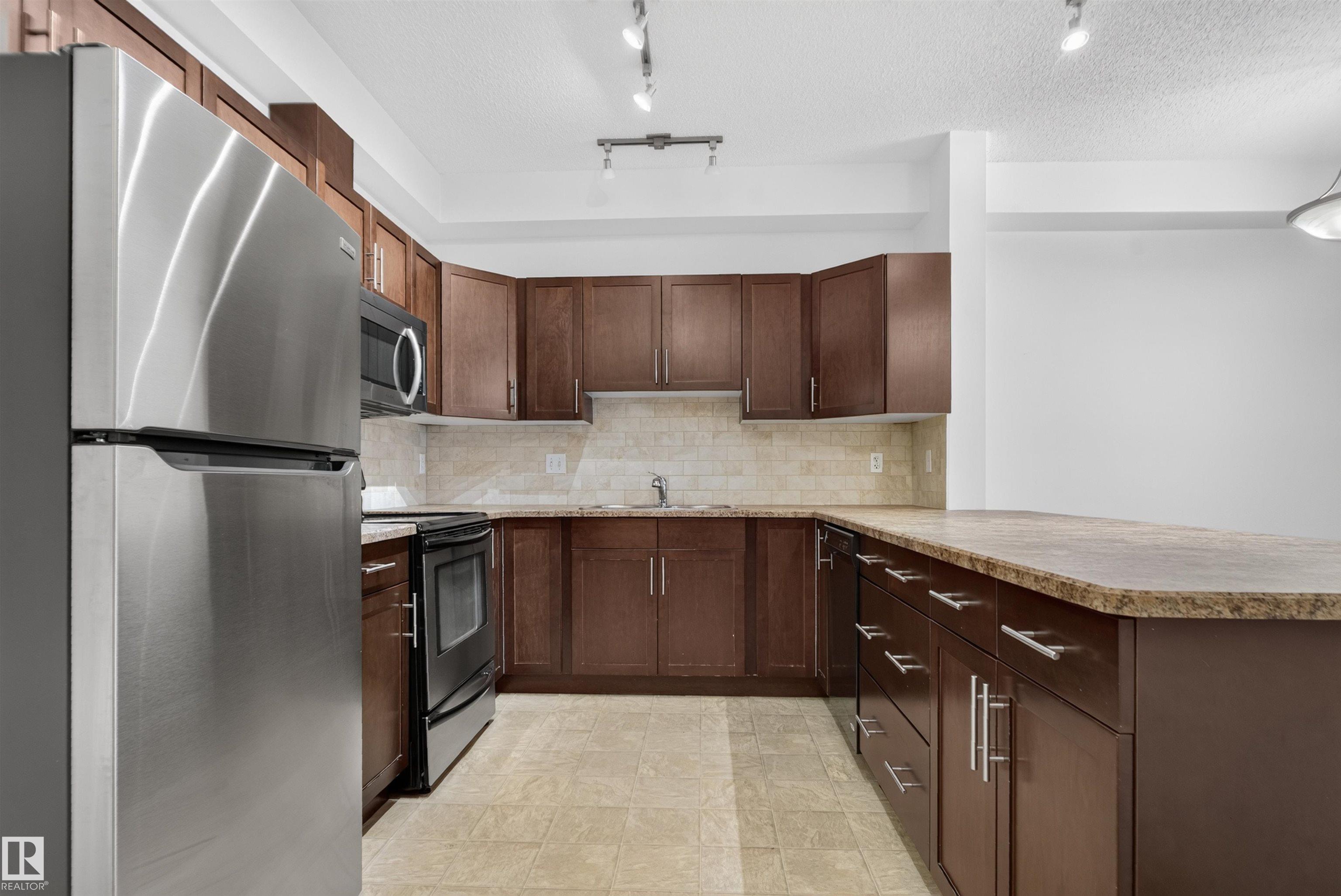 #212 2035 GRANTHAM CT NW