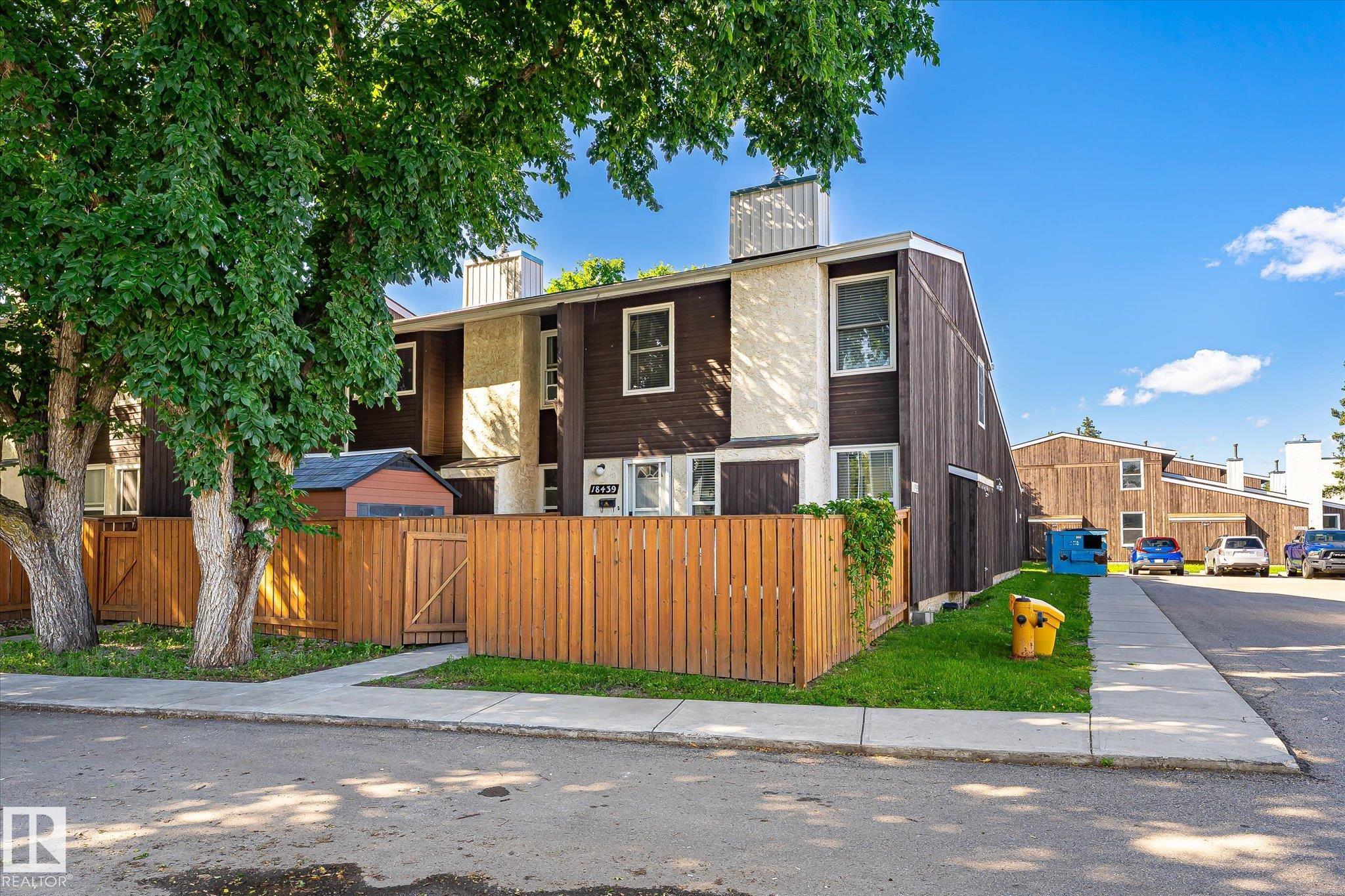 18439 66 AV NW