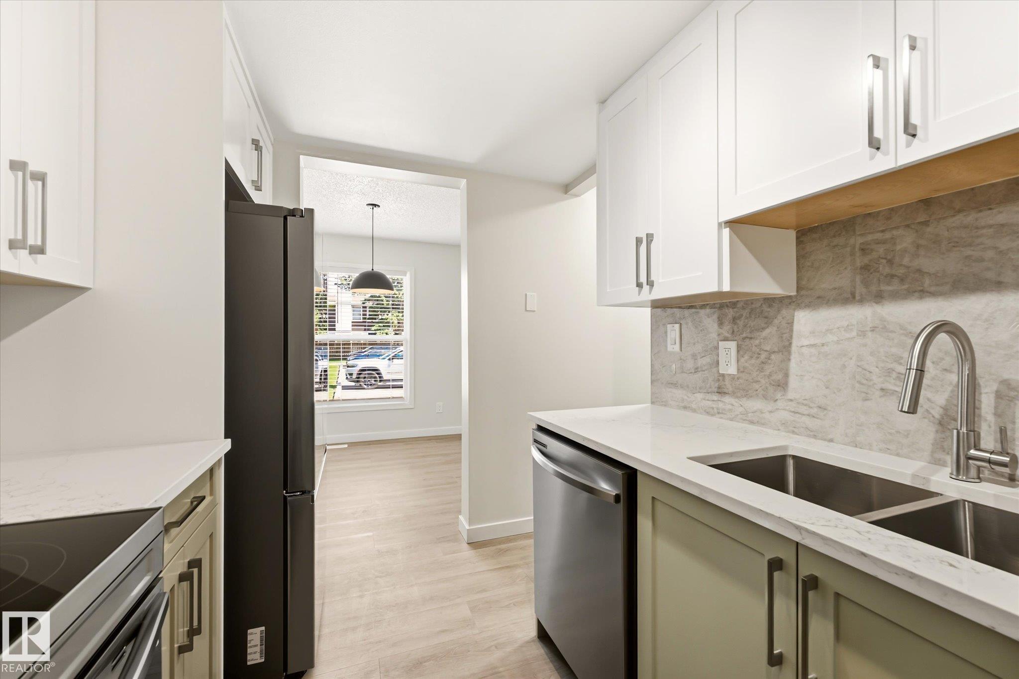 18439 66 AV NW