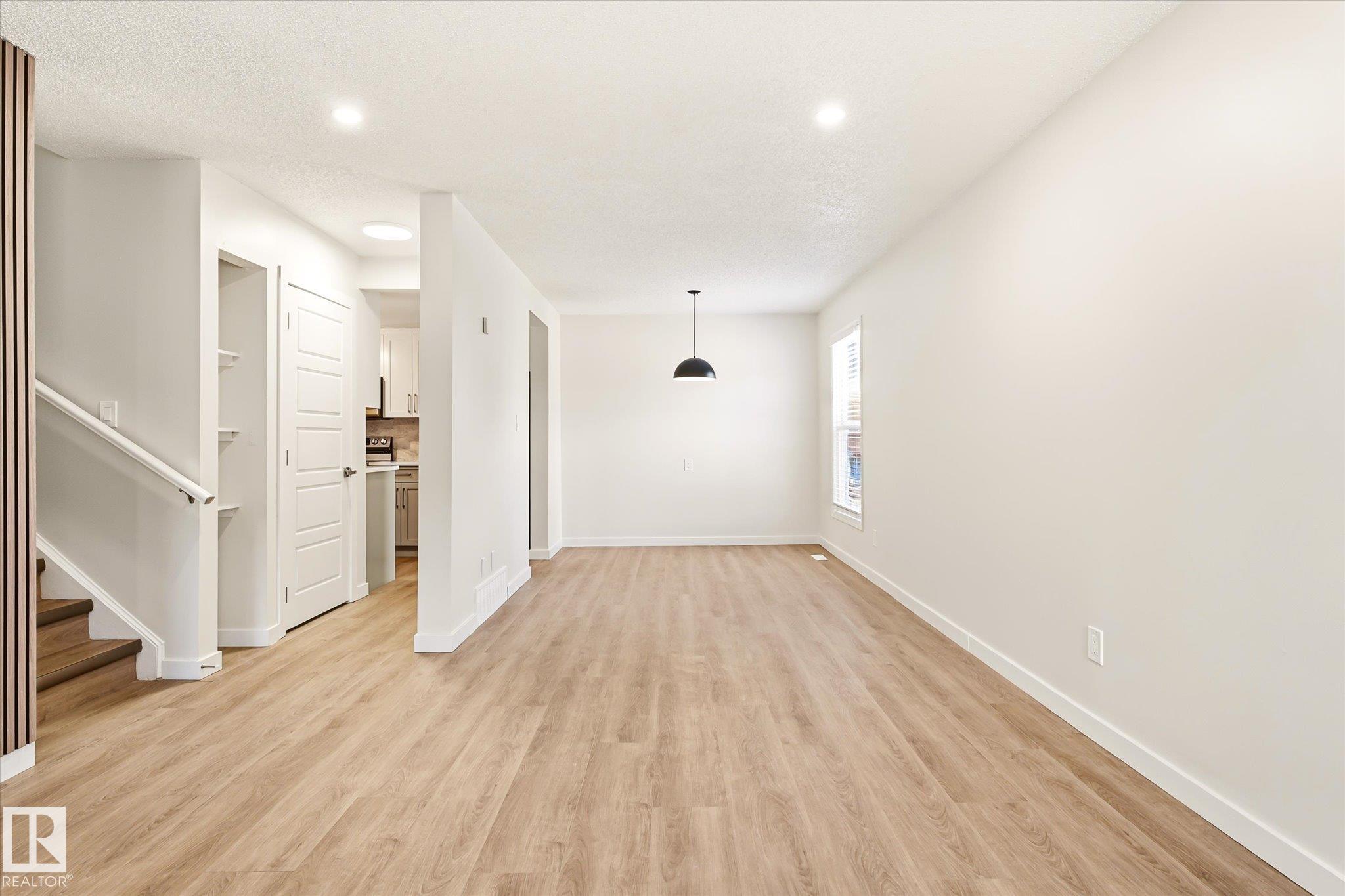 18439 66 AV NW