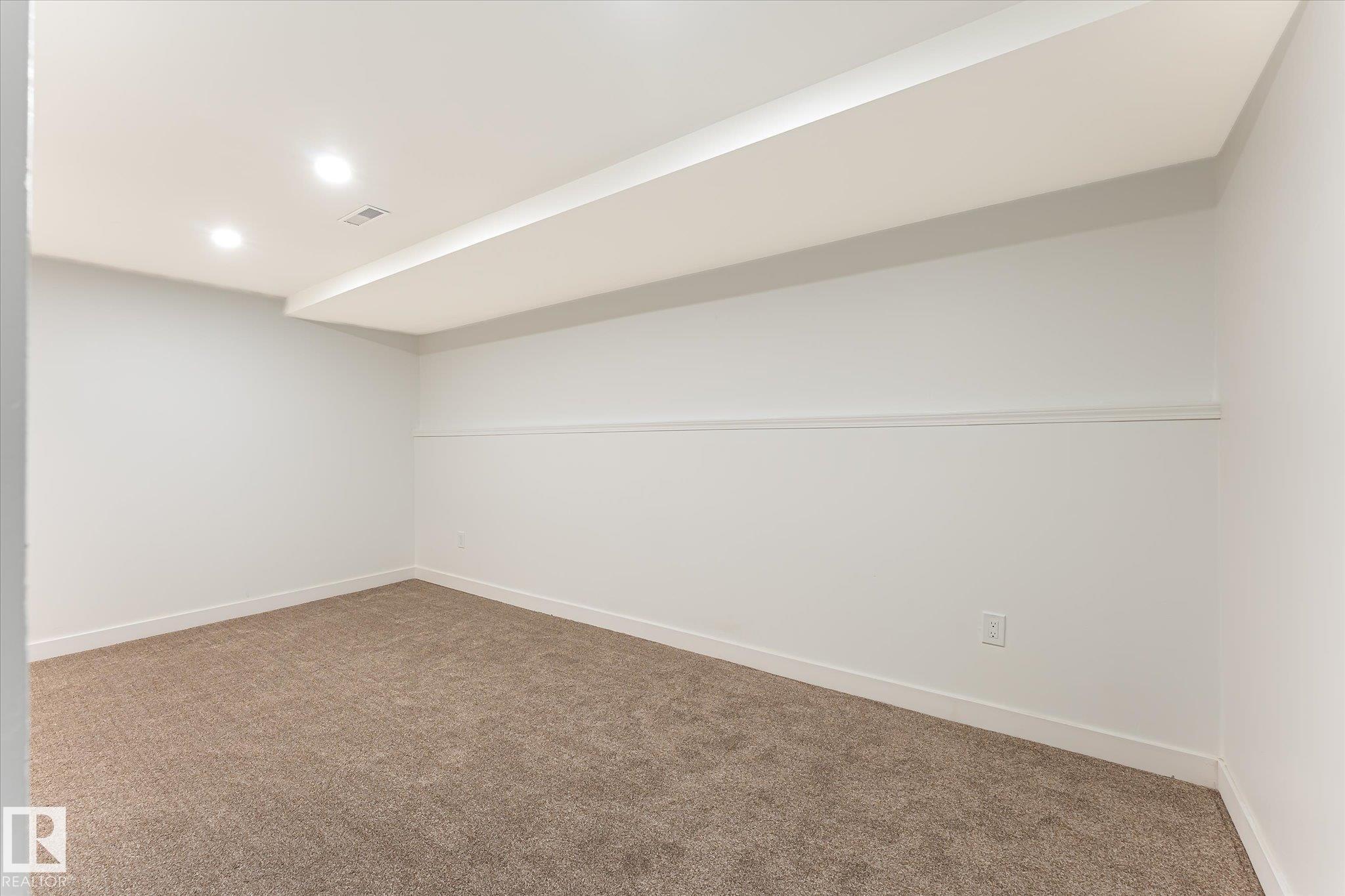 18439 66 AV NW