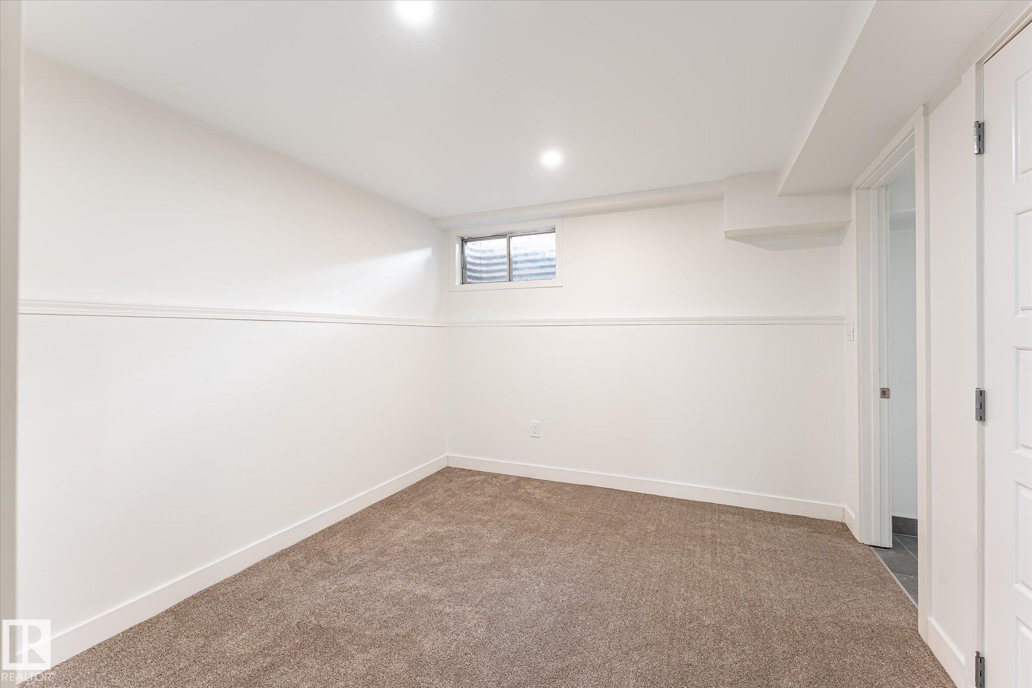18439 66 AV NW