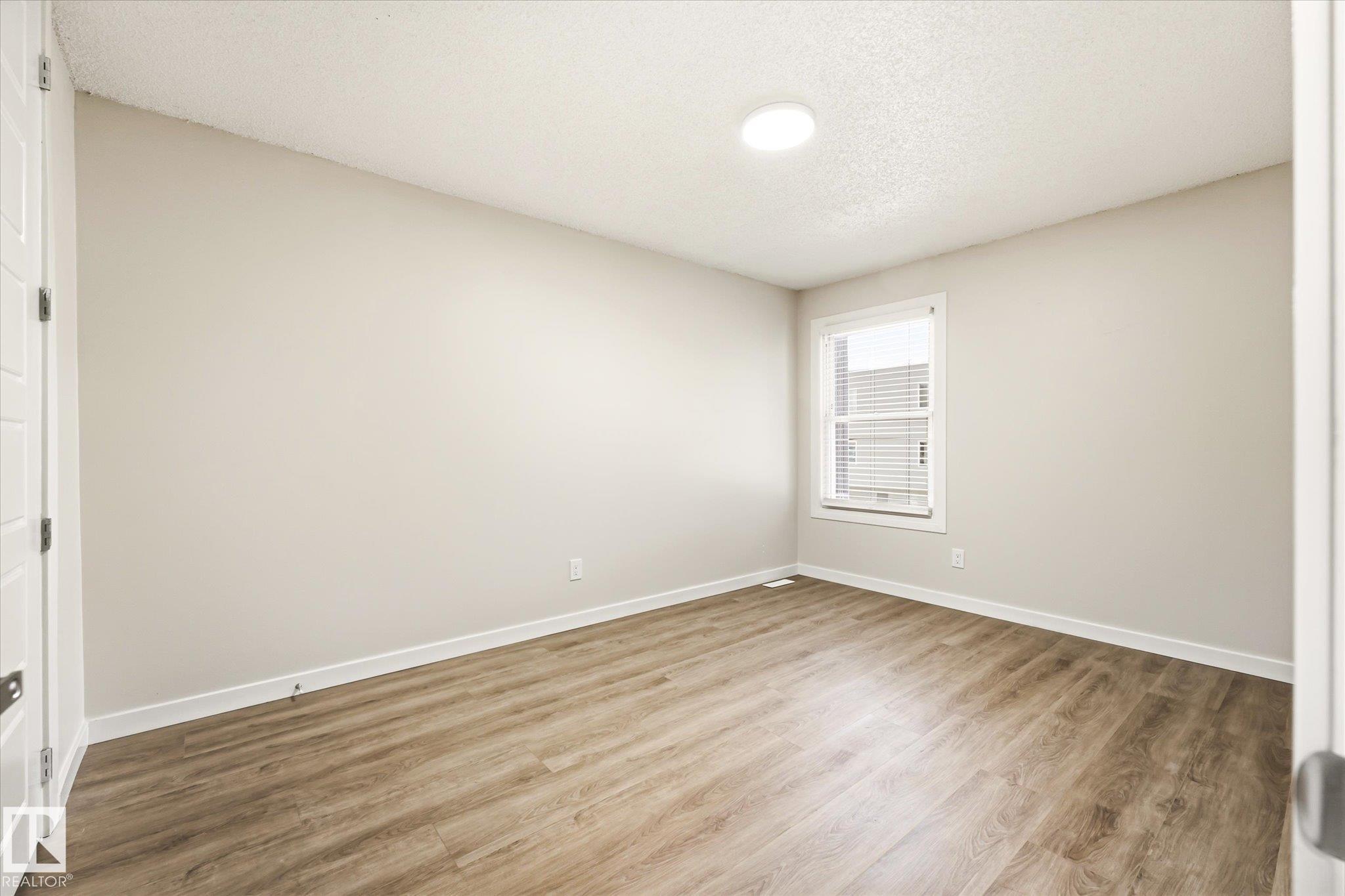 18439 66 AV NW