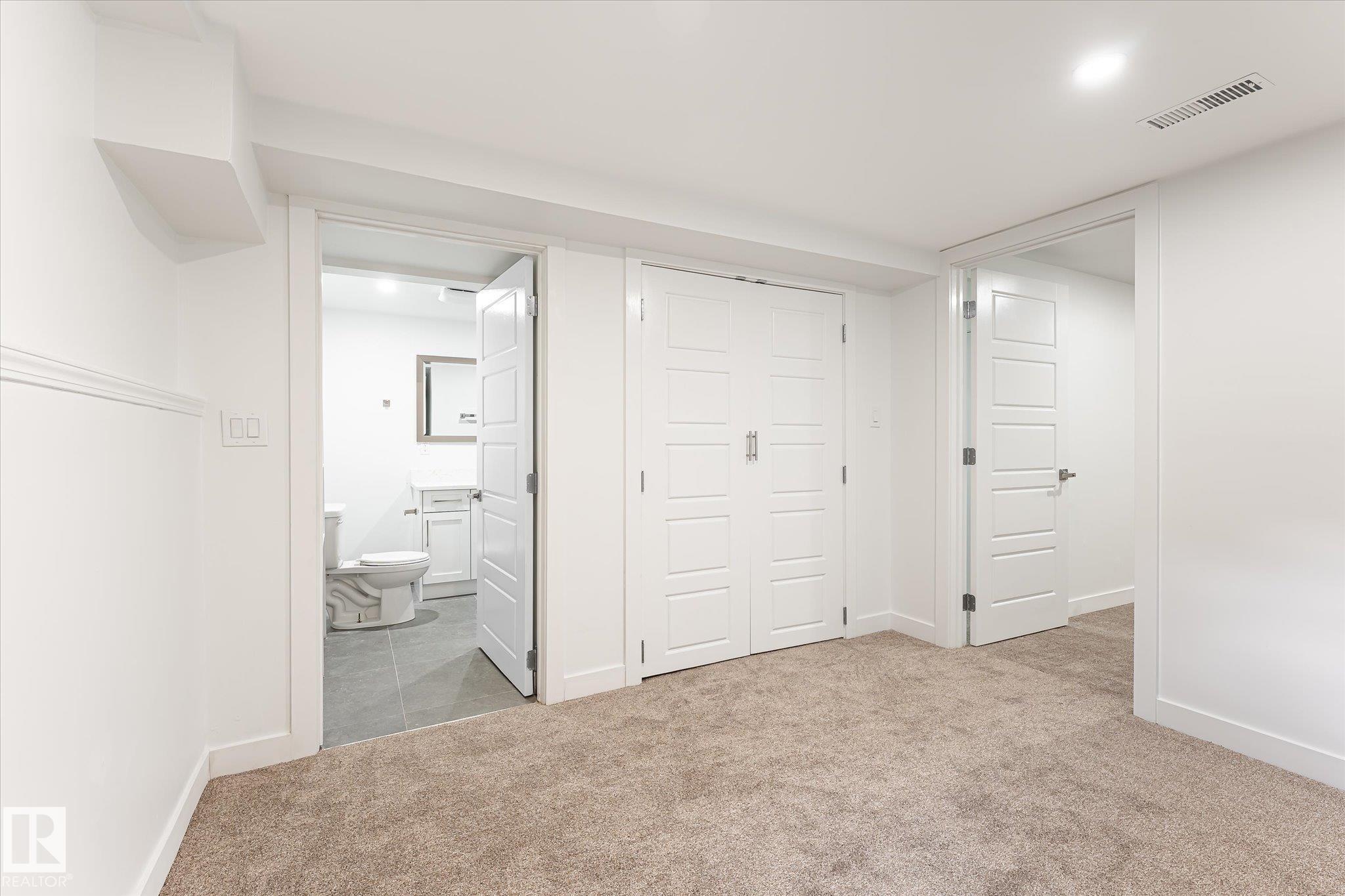 18439 66 AV NW