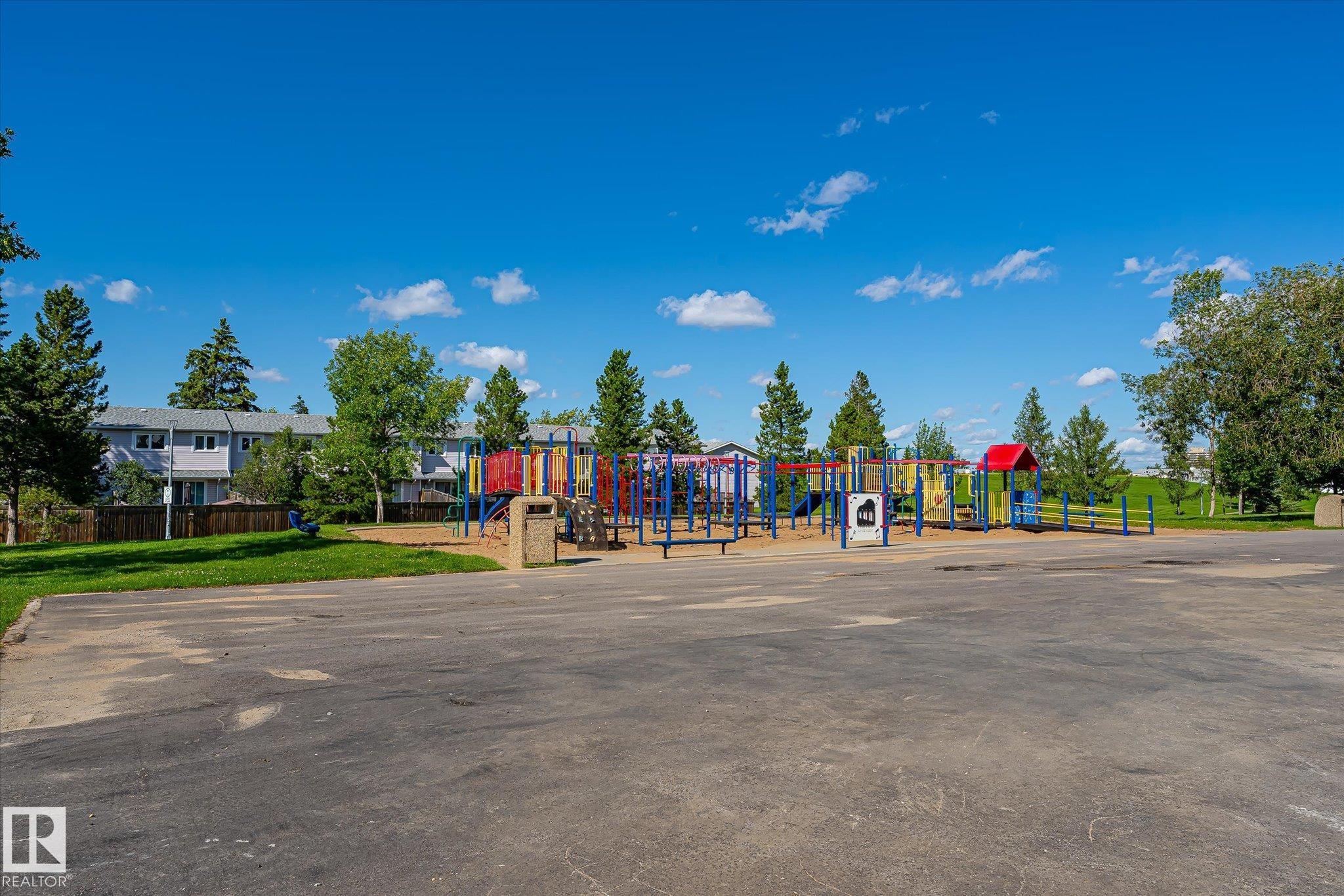 18439 66 AV NW